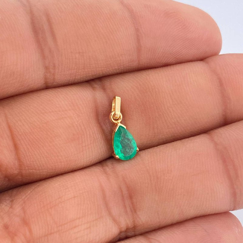 Dije Uña 0.6gr / 1.5cm / Oro Amarillo 18K & Dije Uña 0.6gr / 1.5cm / Oro Amarillo 18K &