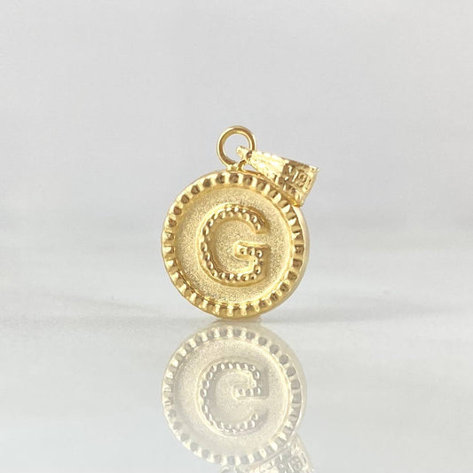 Dije Letra G 0.55gr / 1.7cm-Mate-Bordeado Oro Amarillo 18K ©