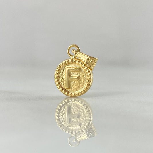 Dije Letra F 0.4gr / 1.4cm / Circulo Texturizado Oro Amarillo 18K *