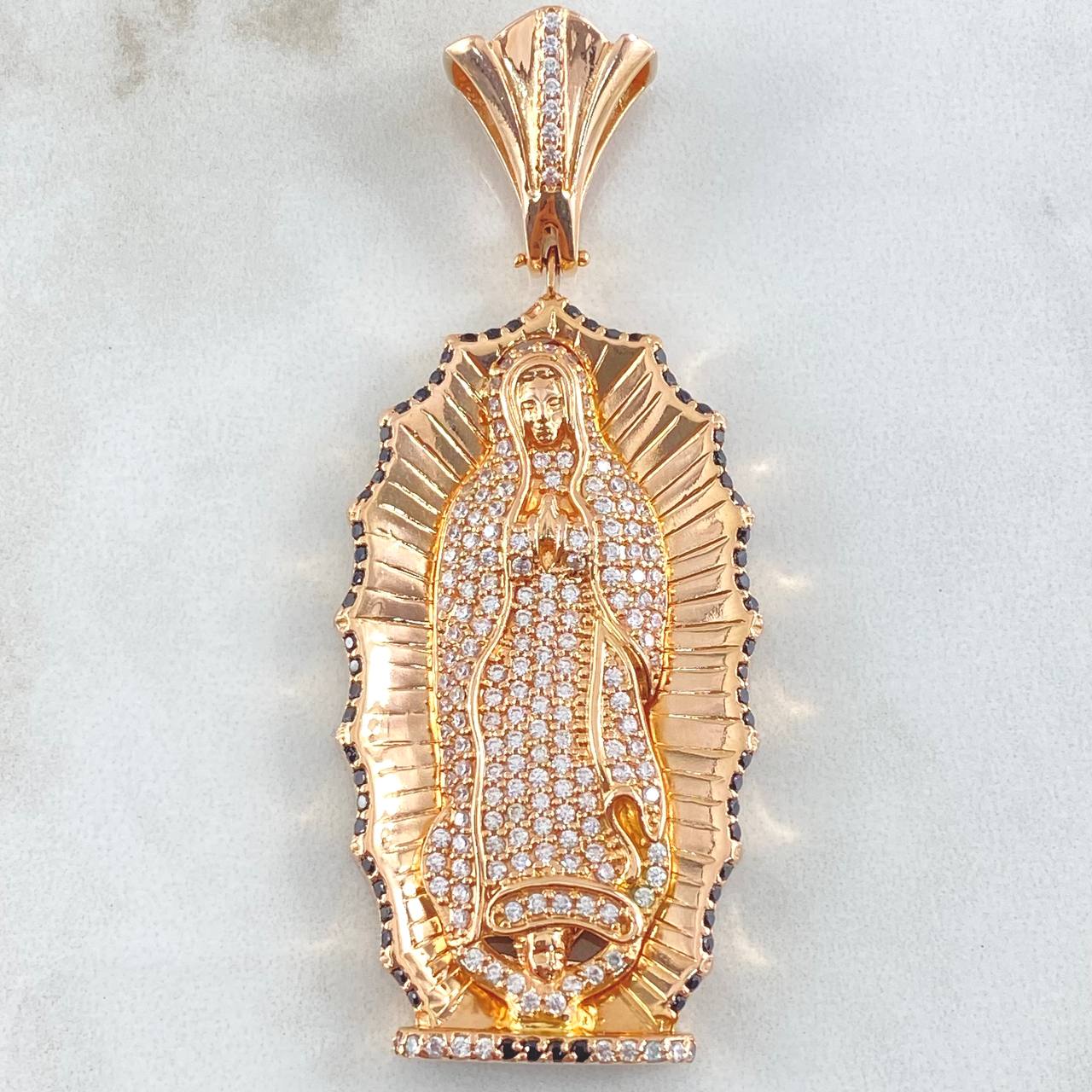 Dije Virgen Guadalupe 34.85gr / 7cm / Oro Rosa 18K © Dije Virgen Guadalupe 34.85gr / 7cm / Oro Rosa 18K ©