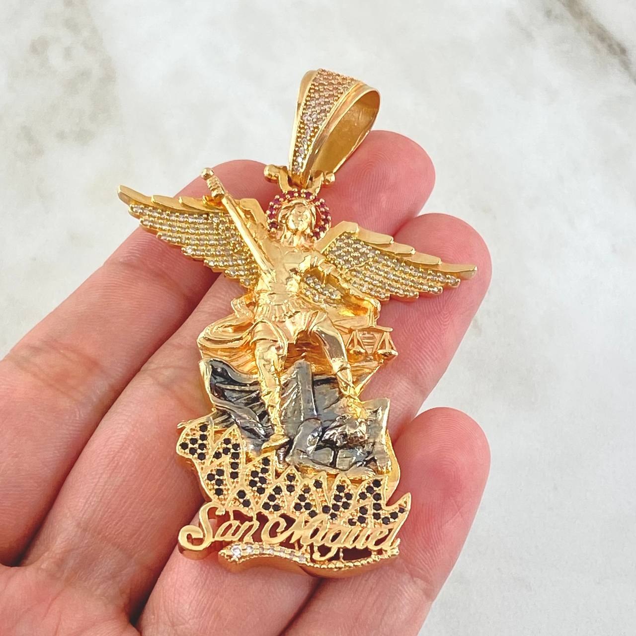 Dije San Miguel De Arcangel 22.95gr / 7cm / Oro Amarillo 18K © Dije San Miguel De Arcangel 22.95gr / 7cm / Oro Amarillo 18K ©