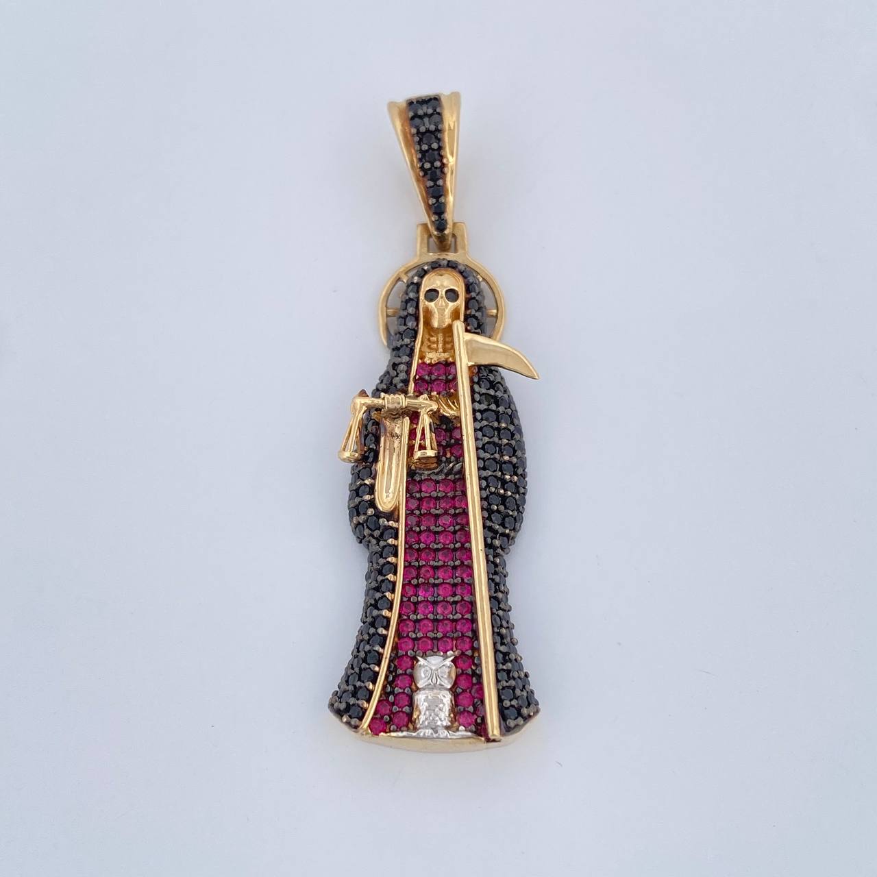 Dije Santa Muerte 6.85gr / 4.6cm / Tres Oros 18K $ Dije Santa Muerte 6.85gr / 4.6cm / Tres Oros 18K $