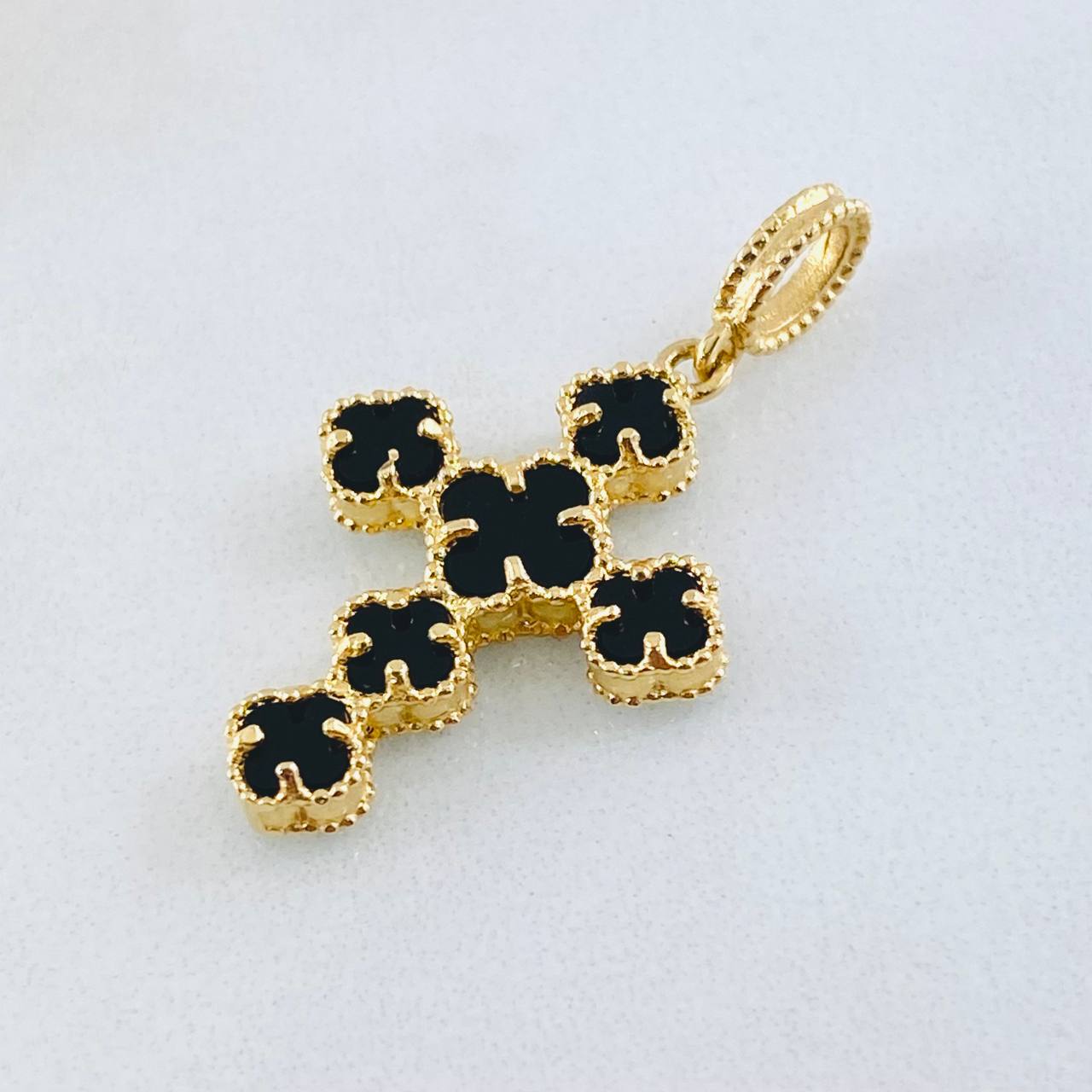 Dije Cruz Trebol Onix Negro 2.9gr / 3.2cm / Oro Amarillo Nac.Esp. 18K * Dije Cruz Trebol Onix Negro 2.9gr / 3.2cm / Oro Amarillo Nac.Esp. 18K *