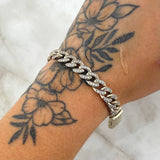 Pulso Cubano Tupido 17.4gr / 20cm / 8mm Broche Cajon Circones Blancos Oro Blanco Nac.Esp. 18K Pulso Cubano Tupido 17.4gr / 20cm / 8mm Broche Cajon Circones Blancos Oro Blanco Nac.Esp. 18K