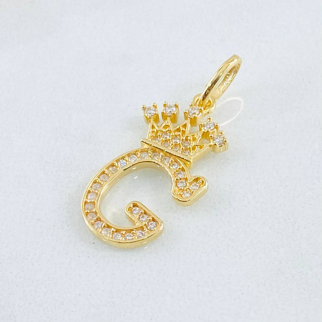 Dije Corona Letra G 1.8gr / 2.6cm / Oro Amarillo 18K © Dije Corona Letra G 1.8gr / 2.6cm / Oro Amarillo 18K ©