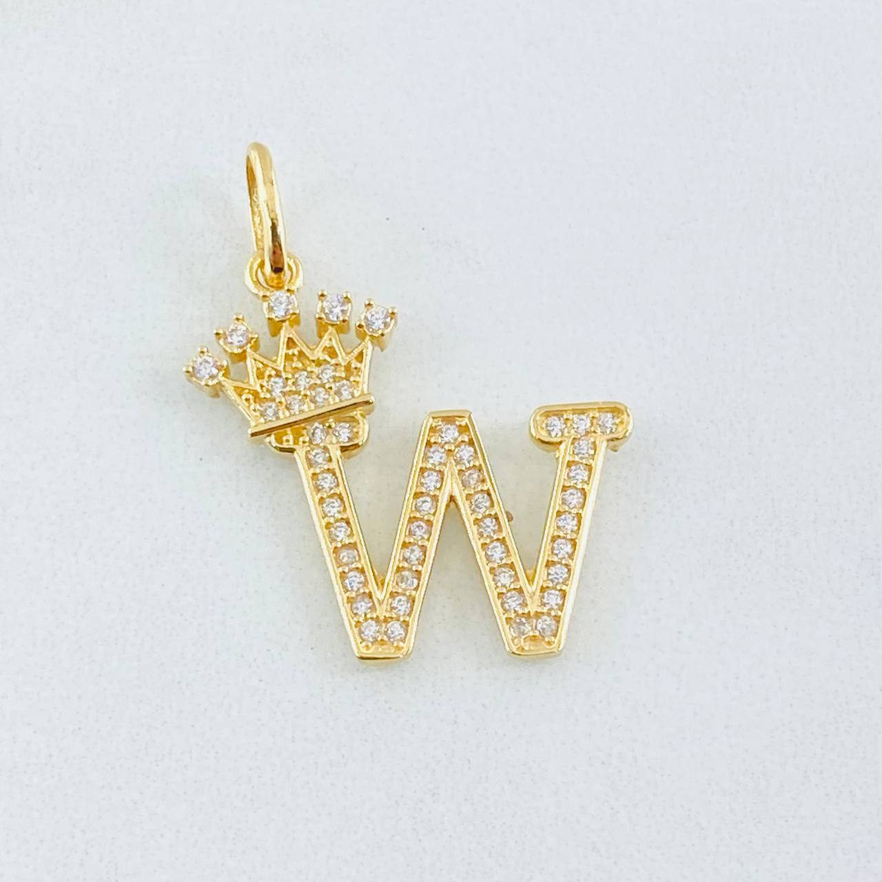 Dije Corona Letra W 2.5gr / 2.6cm / Oro Amarillo 18K © Dije Corona Letra W 2.5gr / 2.6cm / Oro Amarillo 18K ©