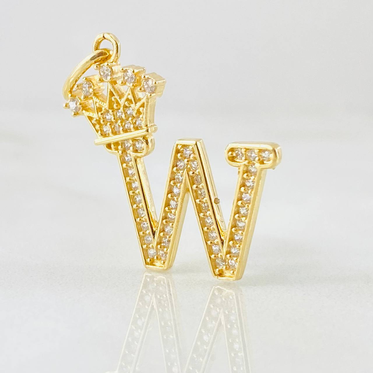 Dije Corona Letra W 2.5gr / 2.6cm / Oro Amarillo 18K © Dije Corona Letra W 2.5gr / 2.6cm / Oro Amarillo 18K ©