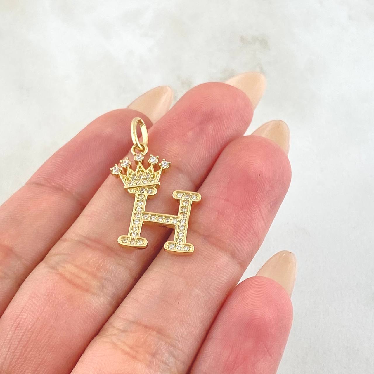Dije Corona Letra H 2.05gr / 2.5cm / Oro Amarillo 18K Dije Corona Letra H 2.05gr / 2.5cm / Oro Amarillo 18K