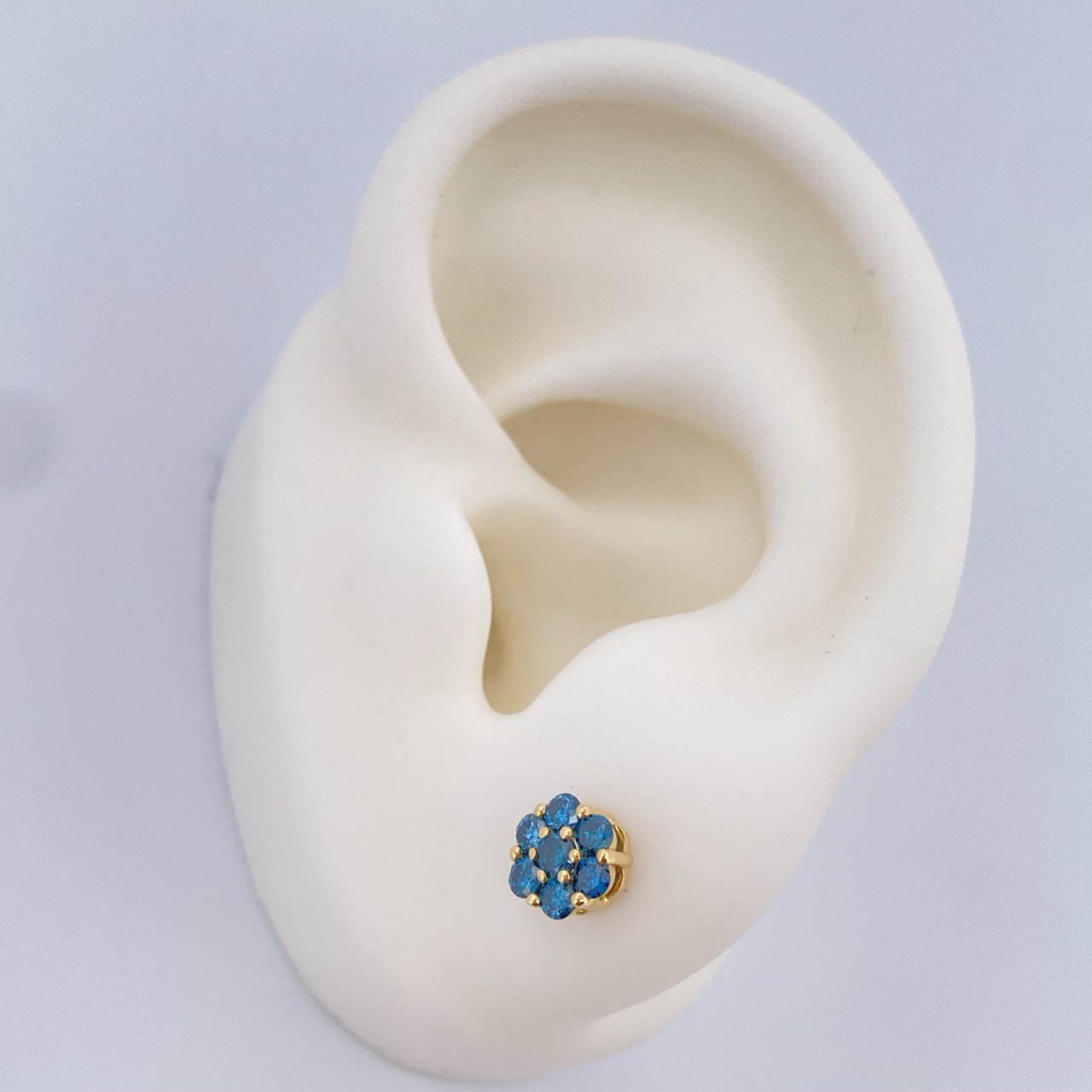 Topos Flor Seis Petalos Diamantes  1.9gr / Oro Amarillo 18K & Topos Flor Seis Petalos Diamantes  1.9gr / Oro Amarillo 18K &