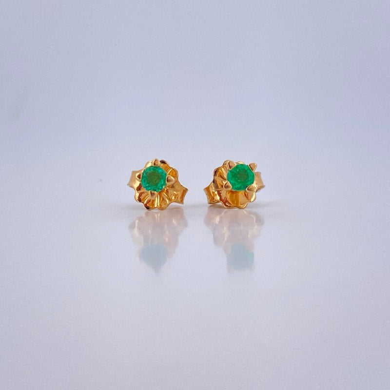 Topos Cuatro Garras Esmeralda  0.75gr / Oro Amarillo 18K $ Topos Cuatro Garras Esmeralda  0.75gr / Oro Amarillo 18K $