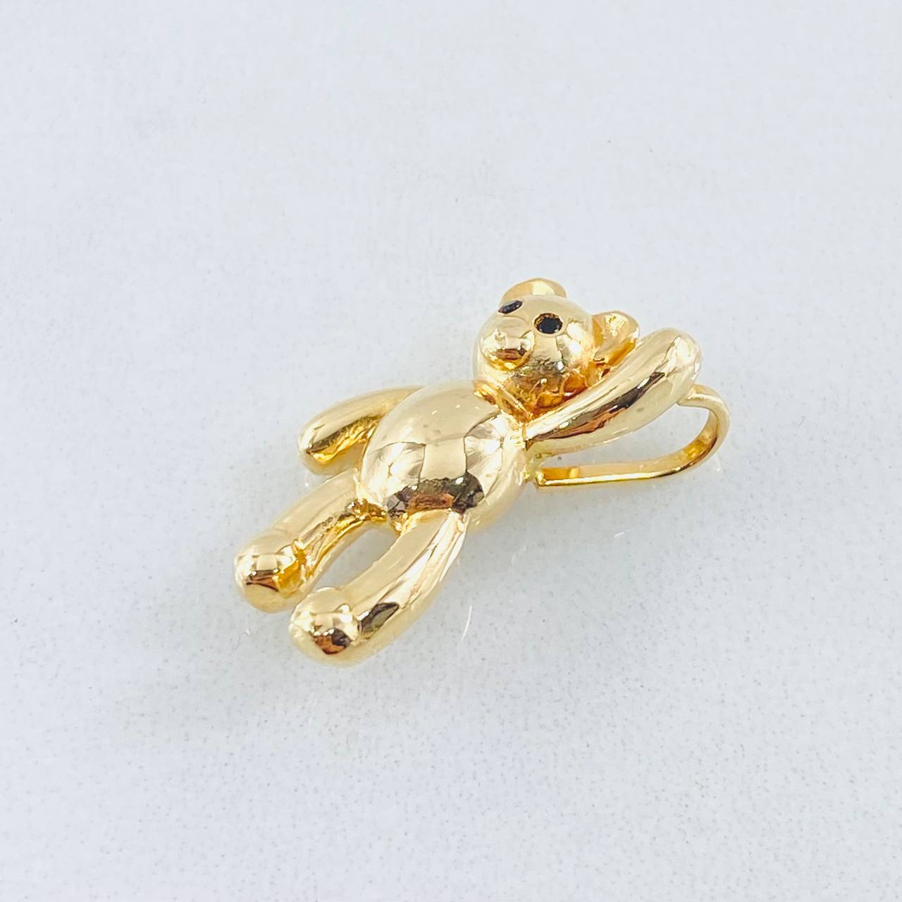 Dije Oso Manito Arriba 2.65gr / 2cm / Oro Amarillo 18K * Dije Oso Manito Arriba 2.65gr / 2cm / Oro Amarillo 18K *