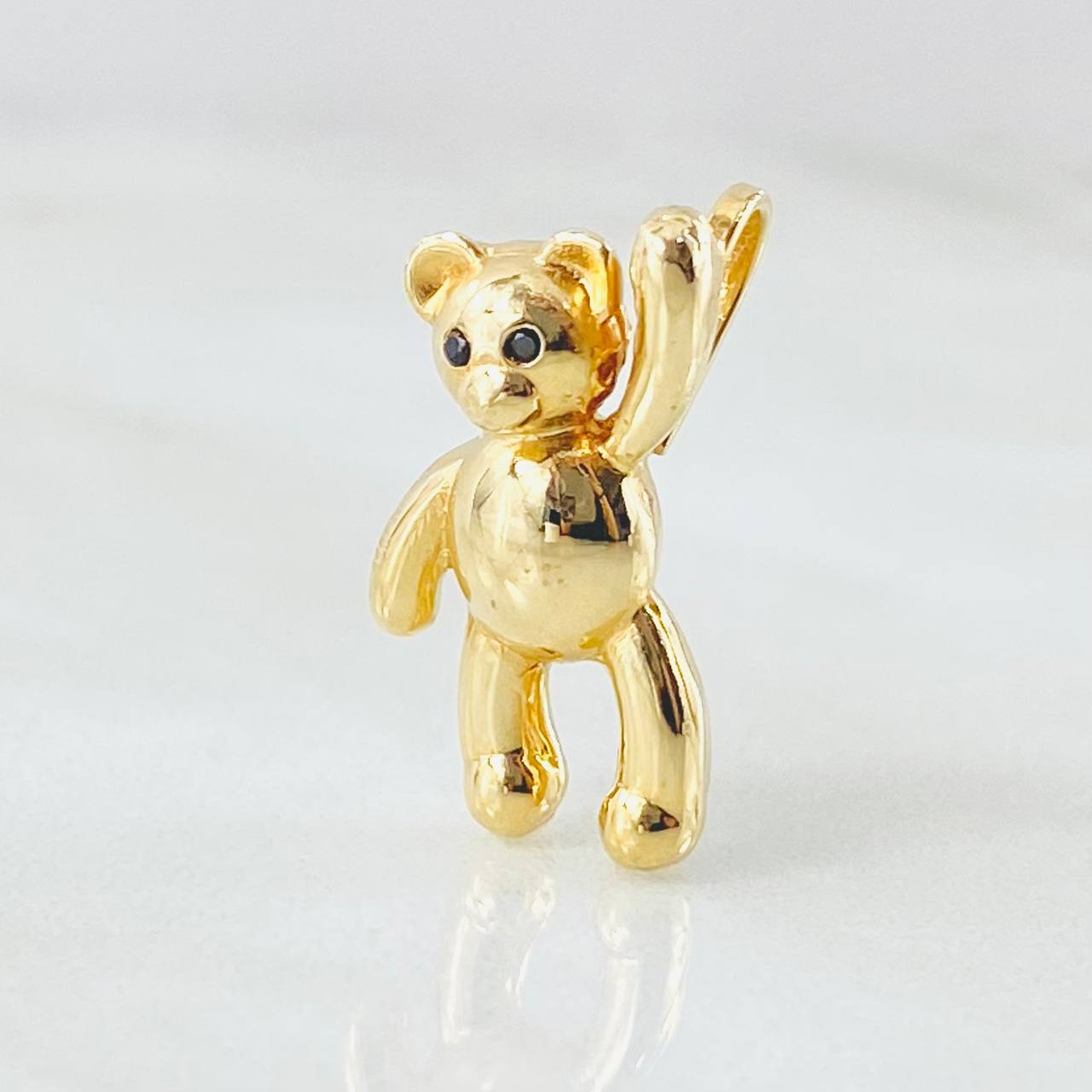 Dije Oso Manito Arriba 2.65gr / 2cm / Oro Amarillo 18K * Dije Oso Manito Arriba 2.65gr / 2cm / Oro Amarillo 18K *