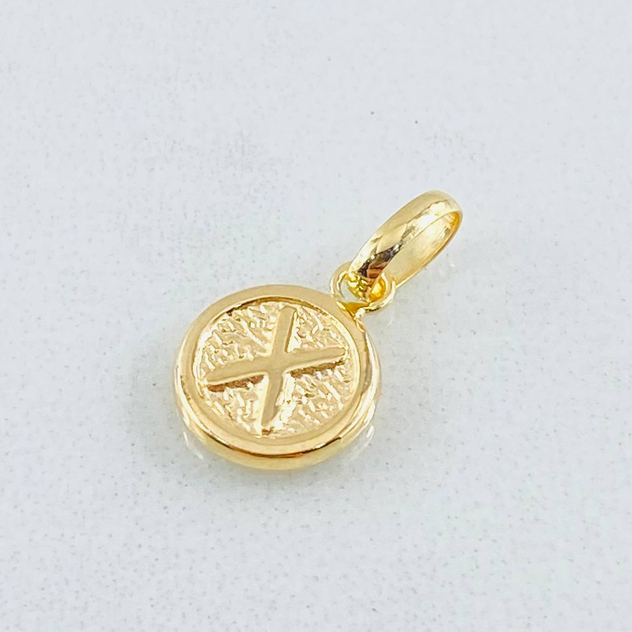 Dije Letra X 0.35gr / 1.5cm / Oro Amarillo 18K Dije Letra X 0.35gr / 1.5cm / Oro Amarillo 18K
