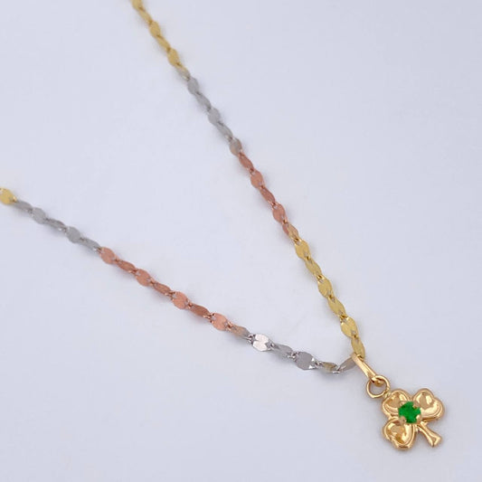 Set Cadena Flor Espejo /1.1gr/45cm/2.0mm + Dije Trebol/0.35gr/1.5cm Circon Verde Oro 18K (Oferta) $