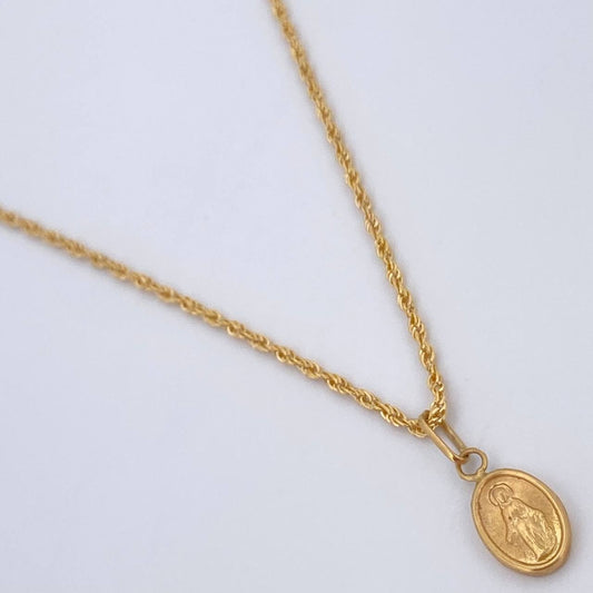 Set Cadena Lazo /0.85gr/45cm/0.7mm + Dije Virgen Milagrosa/0.30gr/1.5cm Troquelado Oro 18K (Oferta) $