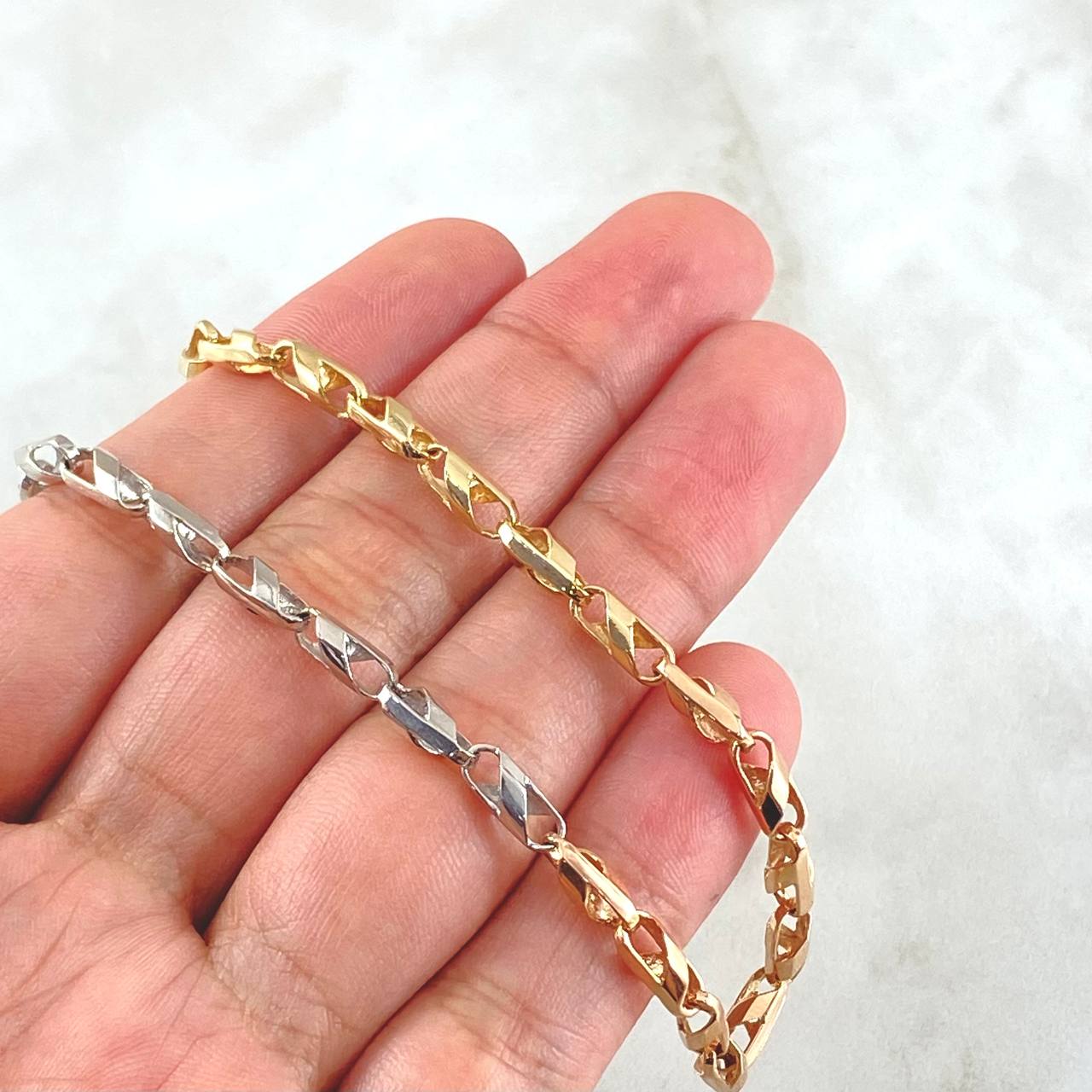 Cadena Rustica Espiral 24.45gr / 65cm / Oro 18K Cadena Rustica Espiral 24.45gr / 65cm / Oro 18K