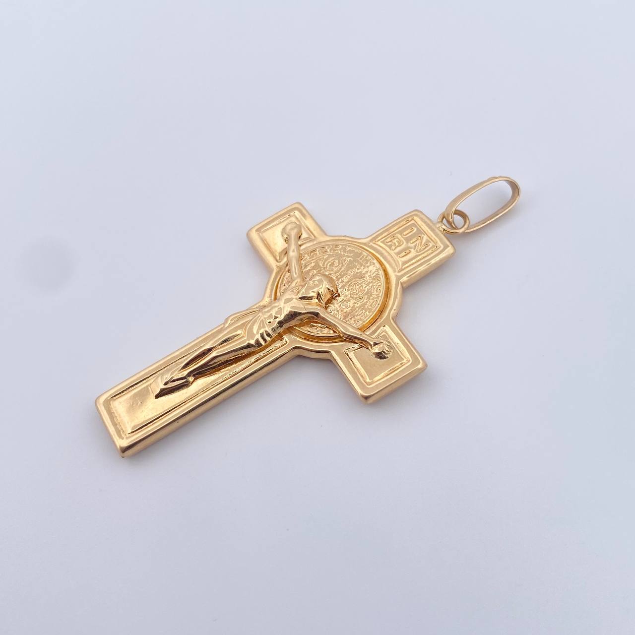 Dije Cruz Cristo San Benito 6.25gr / 5.8cm / Oro Amarillo 18K & Dije Cruz Cristo San Benito 6.25gr / 5.8cm / Oro Amarillo 18K &