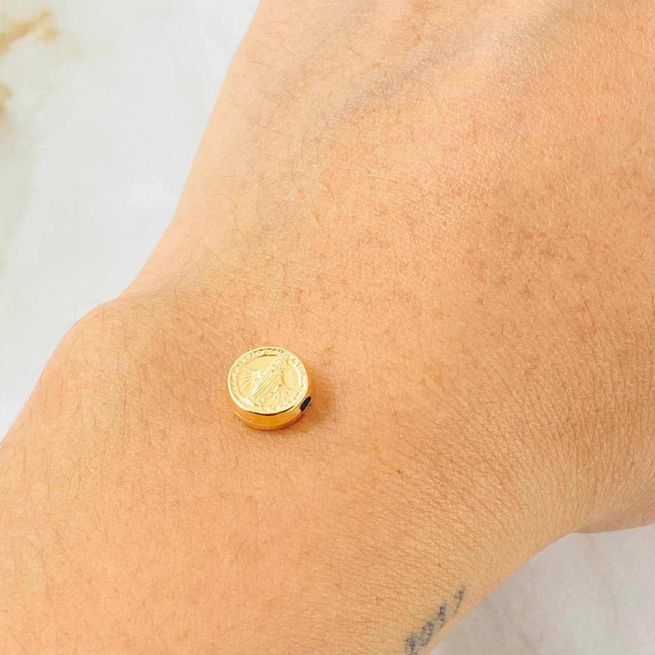 Herraje Virgen Milagrosa 0.65gr / 1cm / Oro Amarillo 18K * Herraje Virgen Milagrosa 0.65gr / 1cm / Oro Amarillo 18K *