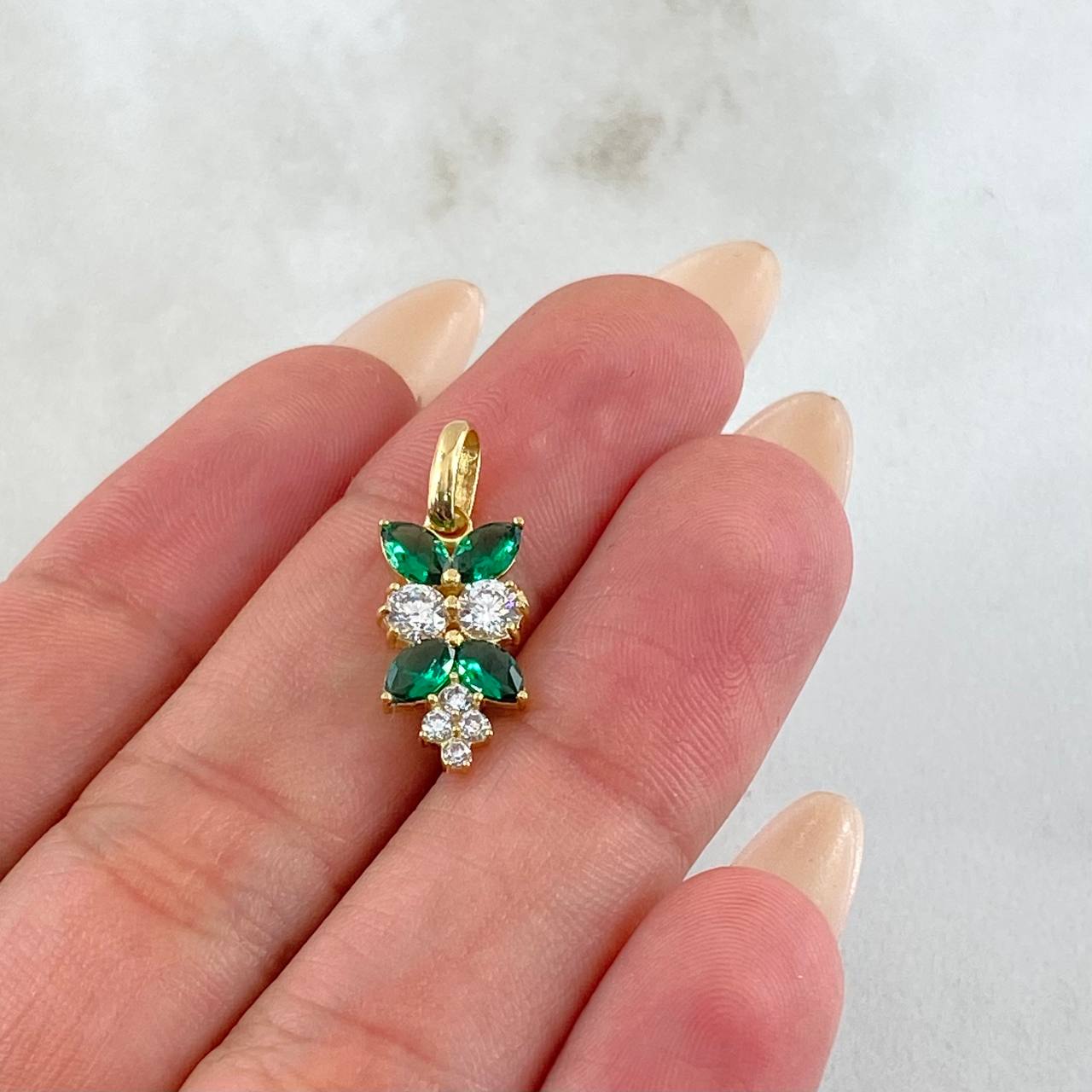 Dije Espiga Seguida 1.25gr / 2.2cm / Oro Amarillo 18K © Dije Espiga Seguida 1.25gr / 2.2cm / Oro Amarillo 18K ©