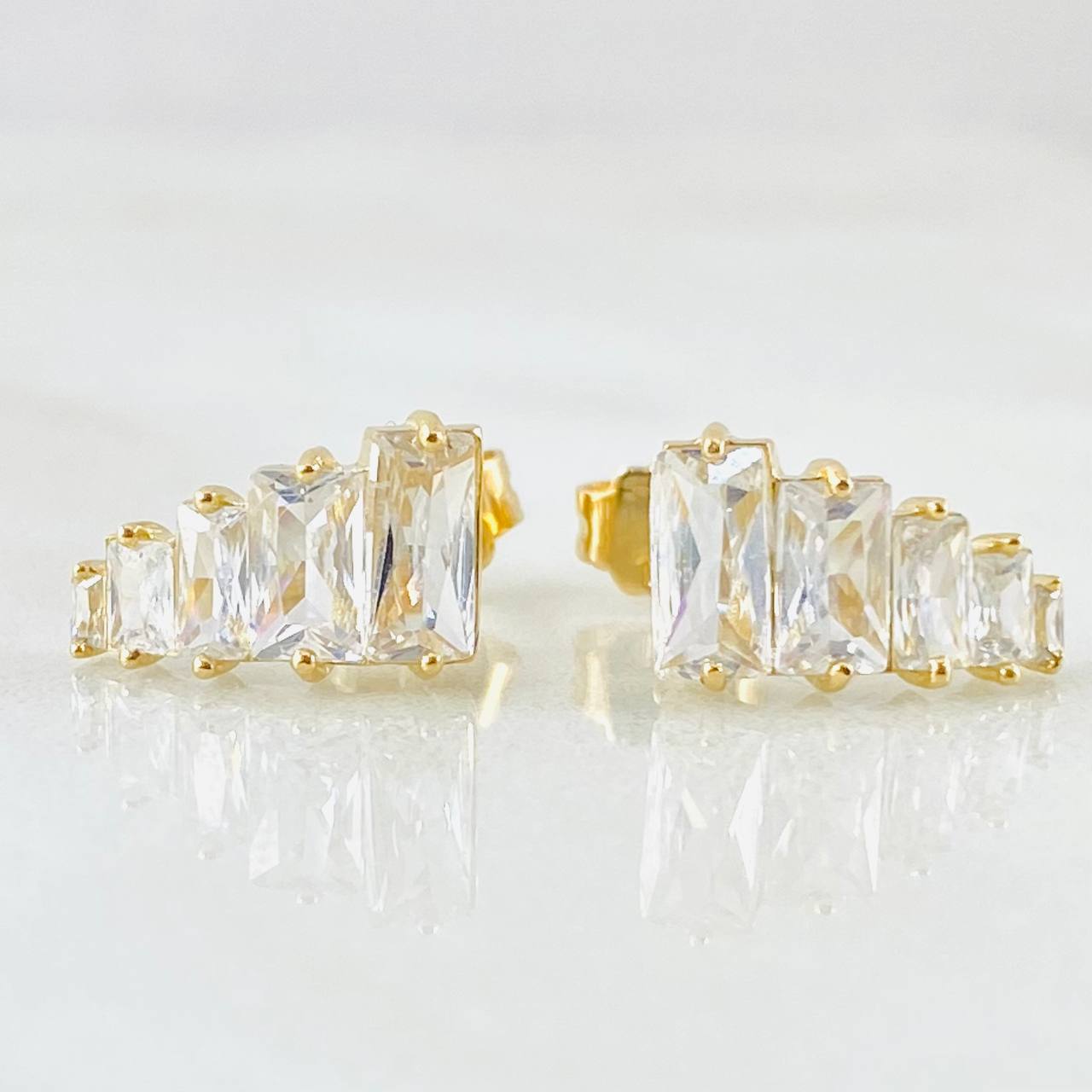 Topos Línea Ascendente 1.8gr / Oro Amarillo 18K Topos Línea Ascendente 1.8gr / Oro Amarillo 18K