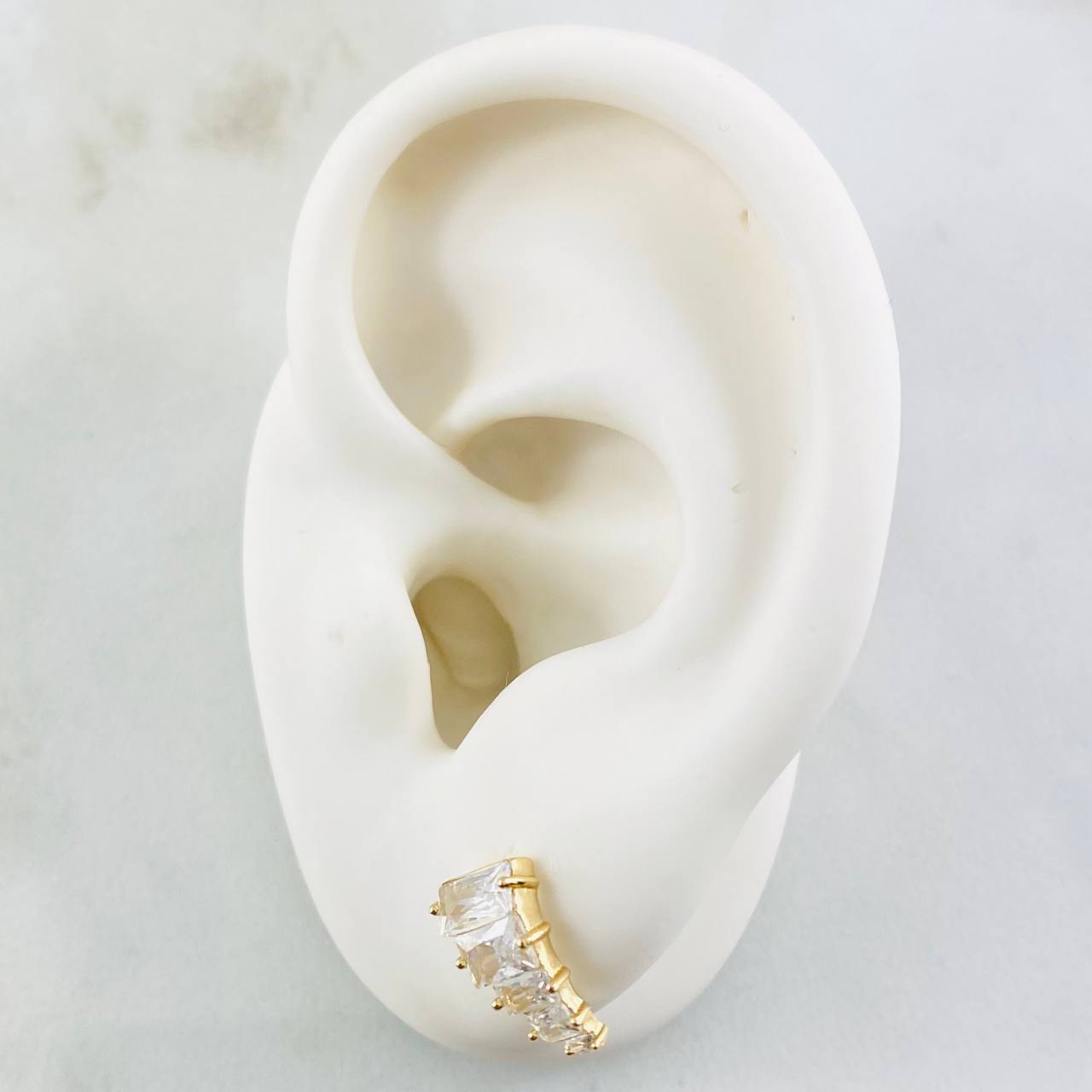 Topos Línea Ascendente 1.8gr / Oro Amarillo 18K Topos Línea Ascendente 1.8gr / Oro Amarillo 18K