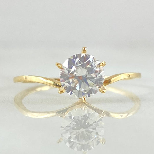 Anillo Solitario V Delicado 1.3gr / T7 / Oro 18K ©