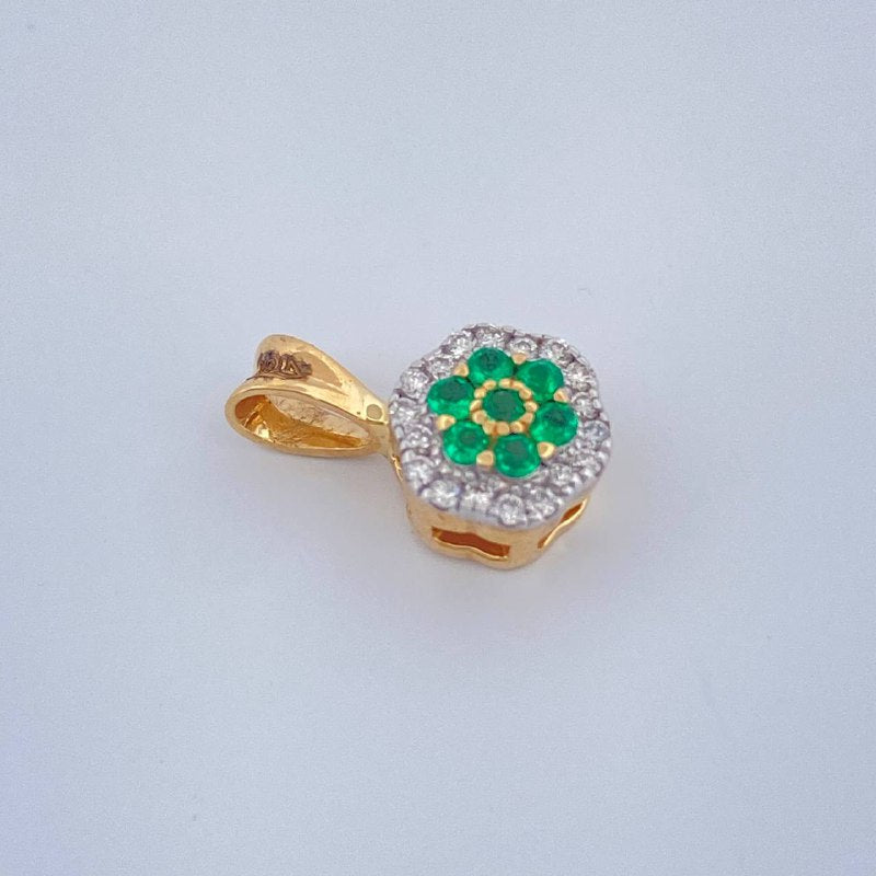 Dije Flor Petalos 1gr / 1.2cm / Dos Oros Amarillo Blanco 18K $ Dije Flor Petalos 1gr / 1.2cm / Dos Oros Amarillo Blanco 18K $