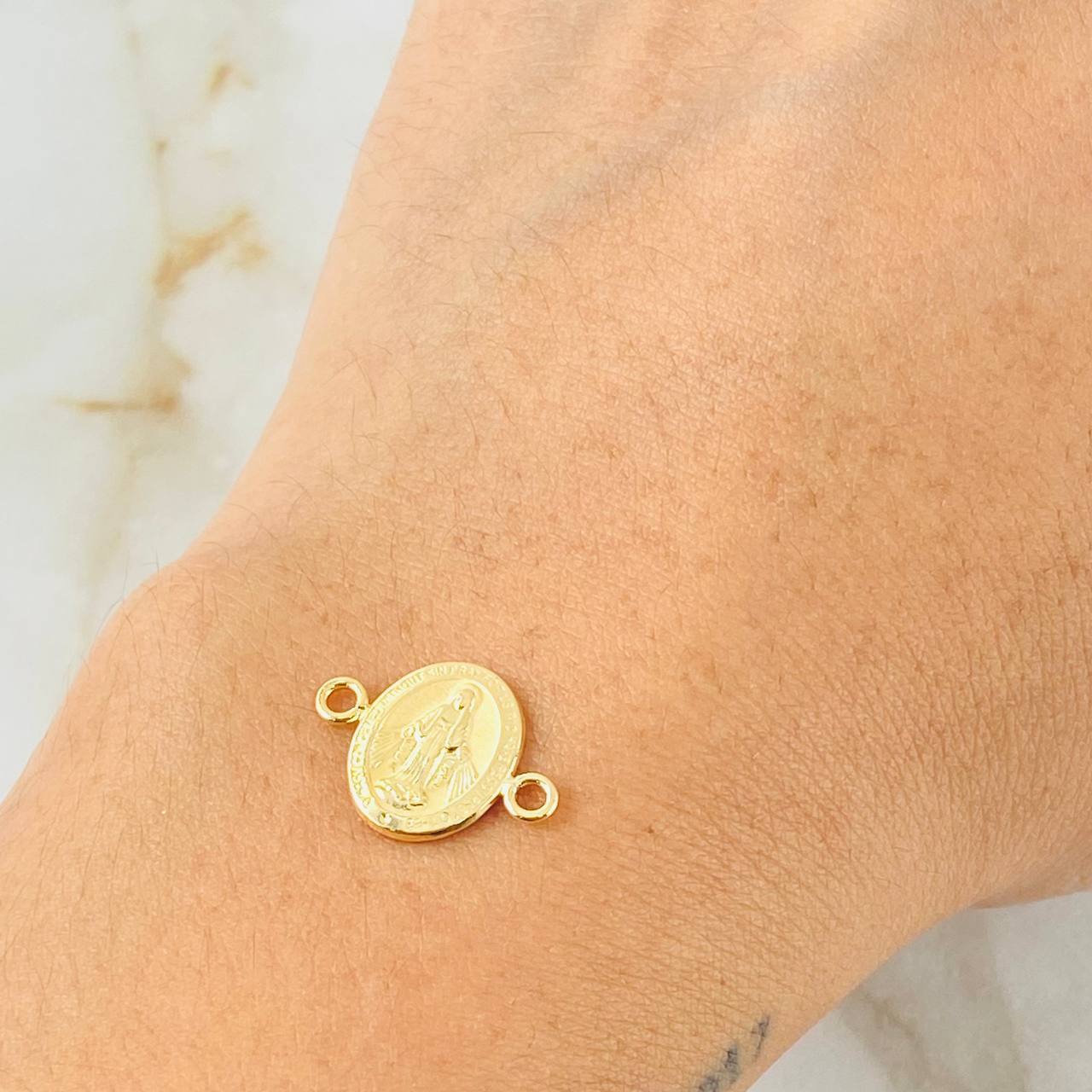 Herraje Virgen Milagrosa 0.6gr / 1.6cm / Oro Amarillo 18K © Herraje Virgen Milagrosa 0.6gr / 1.6cm / Oro Amarillo 18K ©