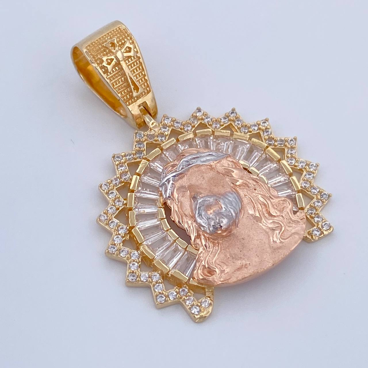 Dije Rostro Cristo 7.95gr / 3.6cm / Oro 18K $ Dije Rostro Cristo 7.95gr / 3.6cm / Oro 18K $