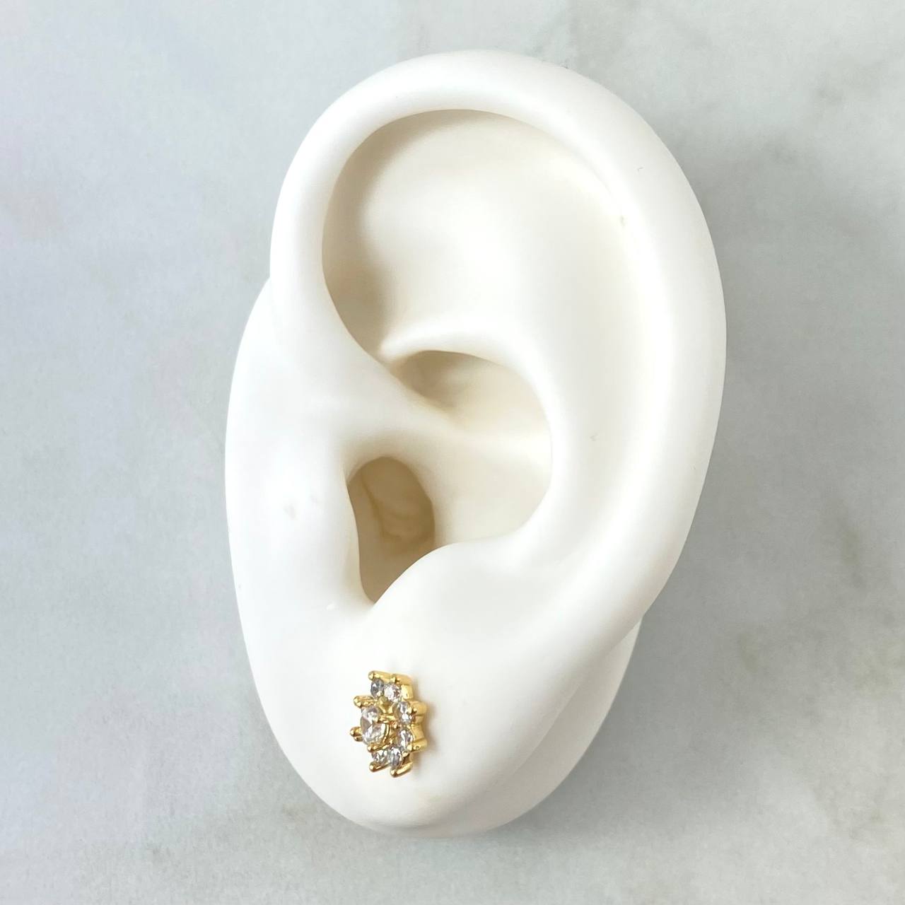 Topos Narciso 1.75gr / 8mm Circones Blancos Oro Amarillo 18K * Topos Narciso 1.75gr / 8mm Circones Blancos Oro Amarillo 18K *