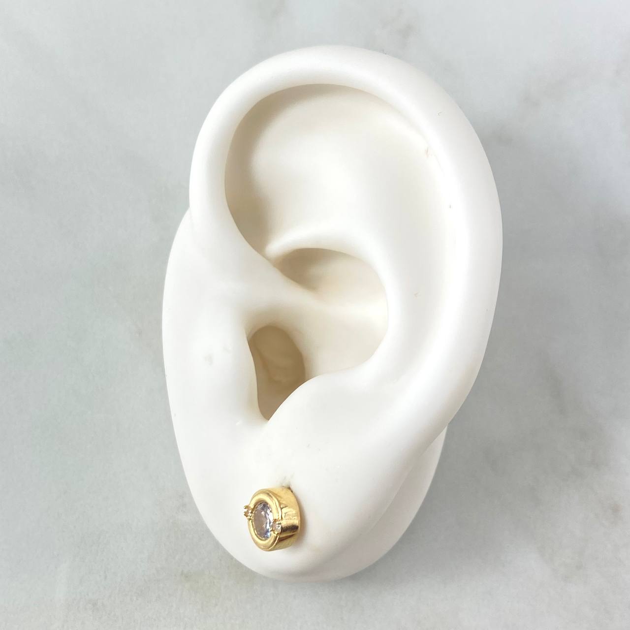 Topos Soliario En Aro Dividido 1.95gr / 7mm Circon Blanco Oro Amarillo 18K * Topos Soliario En Aro Dividido 1.95gr / 7mm Circon Blanco Oro Amarillo 18K *