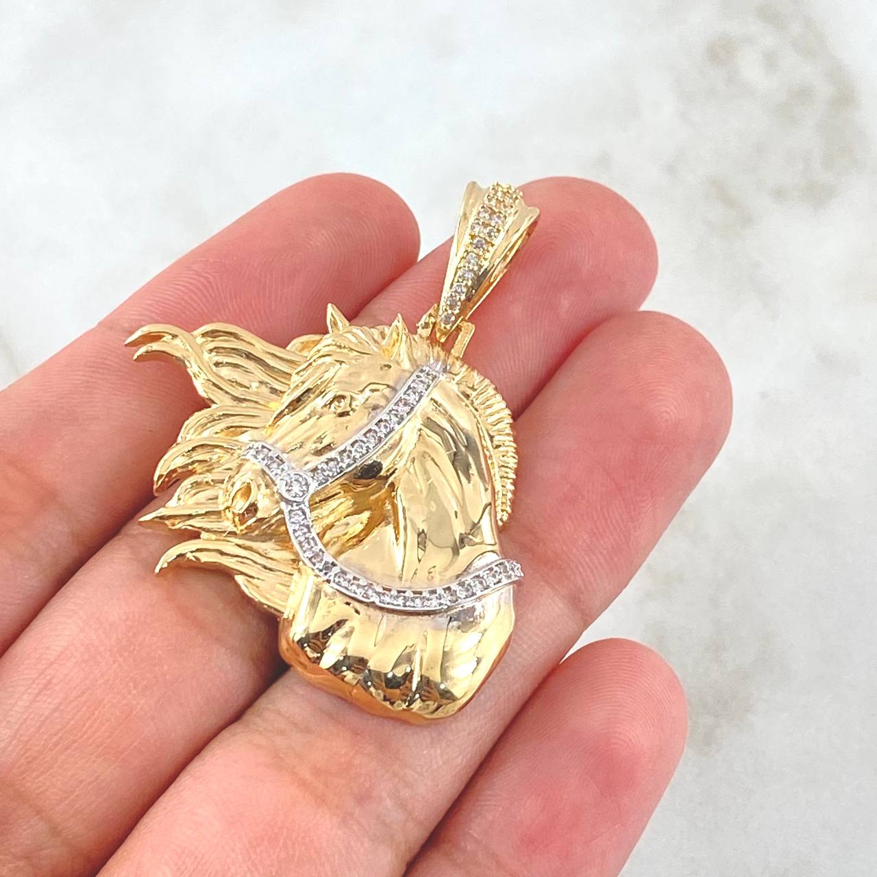 Dije Cabeza Caballo 11.85gr / 4.3cm / Circones Blancos Dos Oros Amarillo Blanco 18K Dije Cabeza Caballo 11.85gr / 4.3cm / Circones Blancos Dos Oros Amarillo Blanco 18K