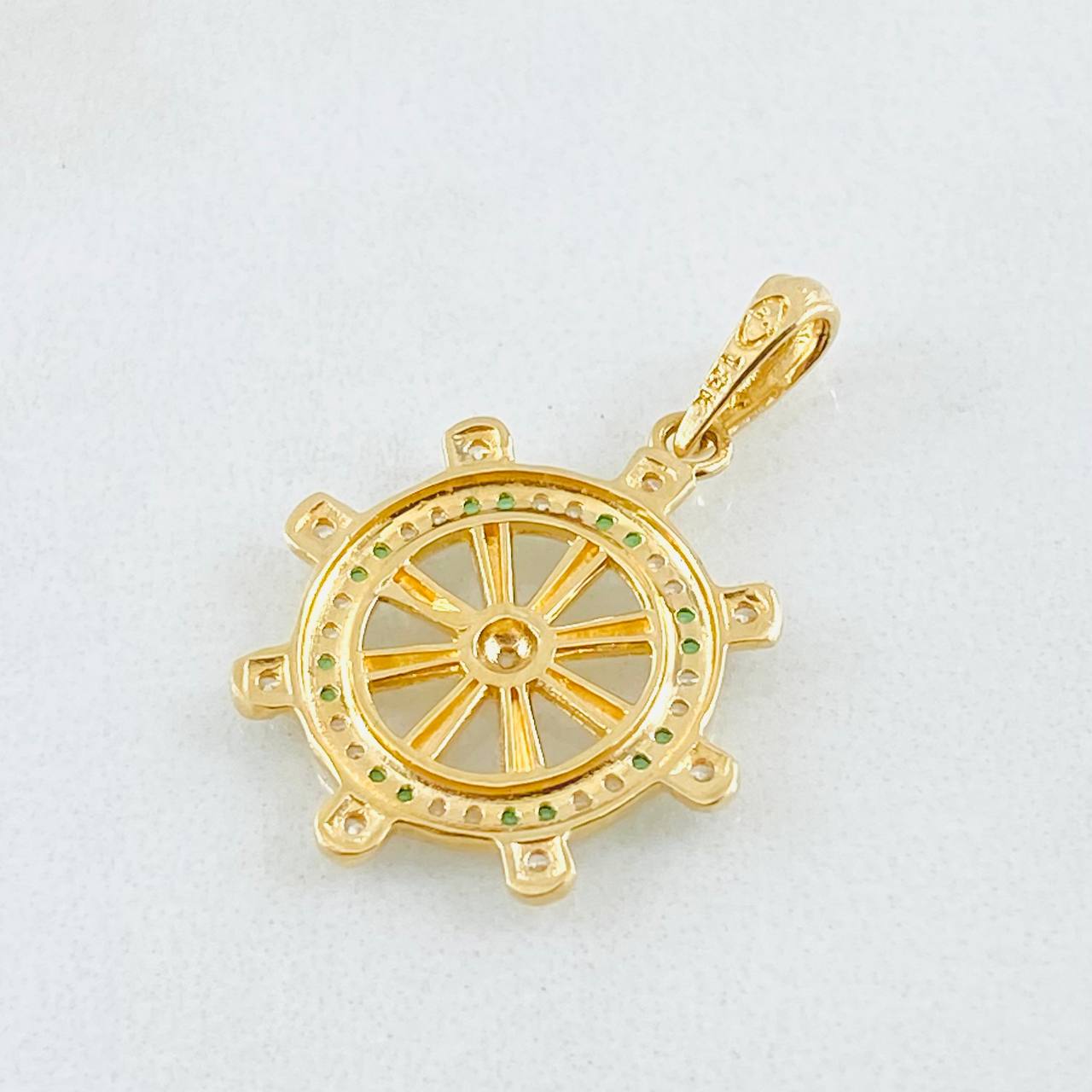 Dije Timon 2.15gr / 2.6cm / Oro Amarillo 18K Dije Timon 2.15gr / 2.6cm / Oro Amarillo 18K