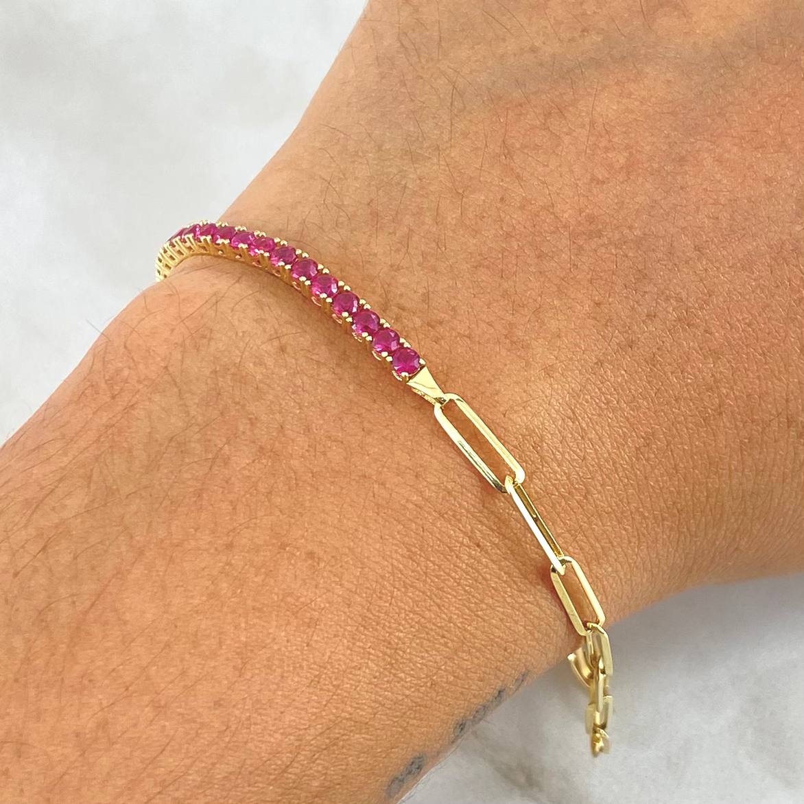 Pulso Tennis - Cajón 4.65gr / 19cm / 3mm Circones Fucsias Oro Amarillo +4 18K * Pulso Tennis - Cajón 4.65gr / 19cm / 3mm Circones Fucsias Oro Amarillo +4 18K *