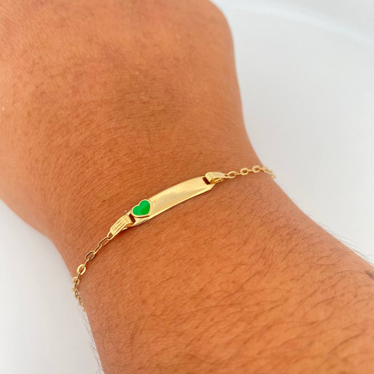 Pulso Bebé Cajon Corazon Verde 1.35gr / 13.4cm-14.7cm / 1.5mm Placa Rectangular Curva Oro Amarillo 18K & Pulso Bebé Cajon Corazon Verde 1.35gr / 13.4cm-14.7cm / 1.5mm Placa Rectangular Curva Oro Amarillo 18K &