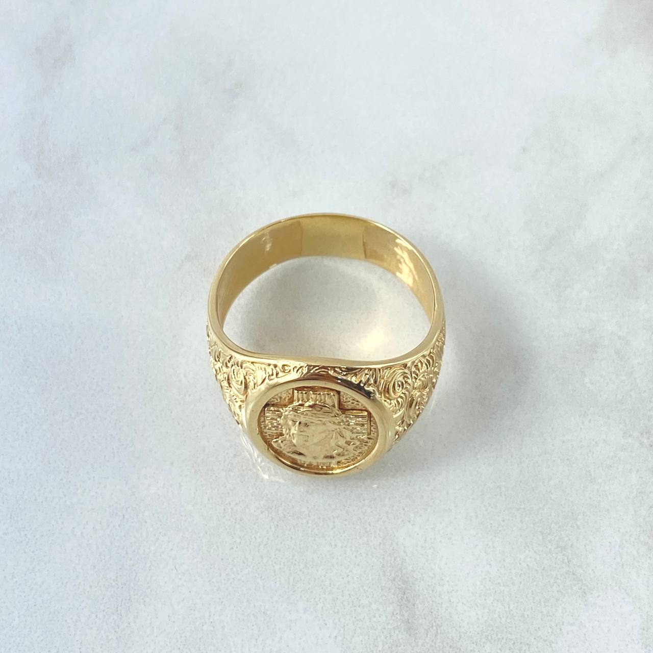 Anillo Sello Cruz Cristo En Marco 10gr / T10 1/2 / Oro Amarillo 18K Anillo Sello Cruz Cristo En Marco 10gr / T10 1/2 / Oro Amarillo 18K