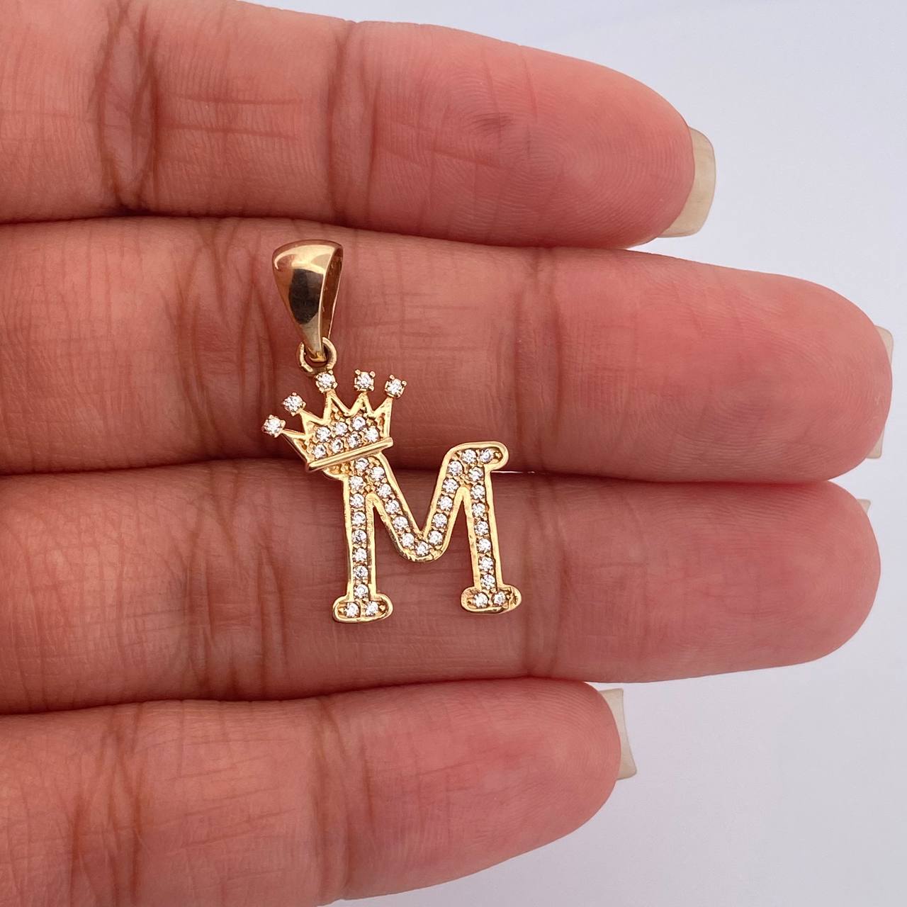 Dije Letra M Corona 1.9gr / 2.5cm-Oro Amarillo 18K & Dije Letra M Corona 1.9gr / 2.5cm-Oro Amarillo 18K &