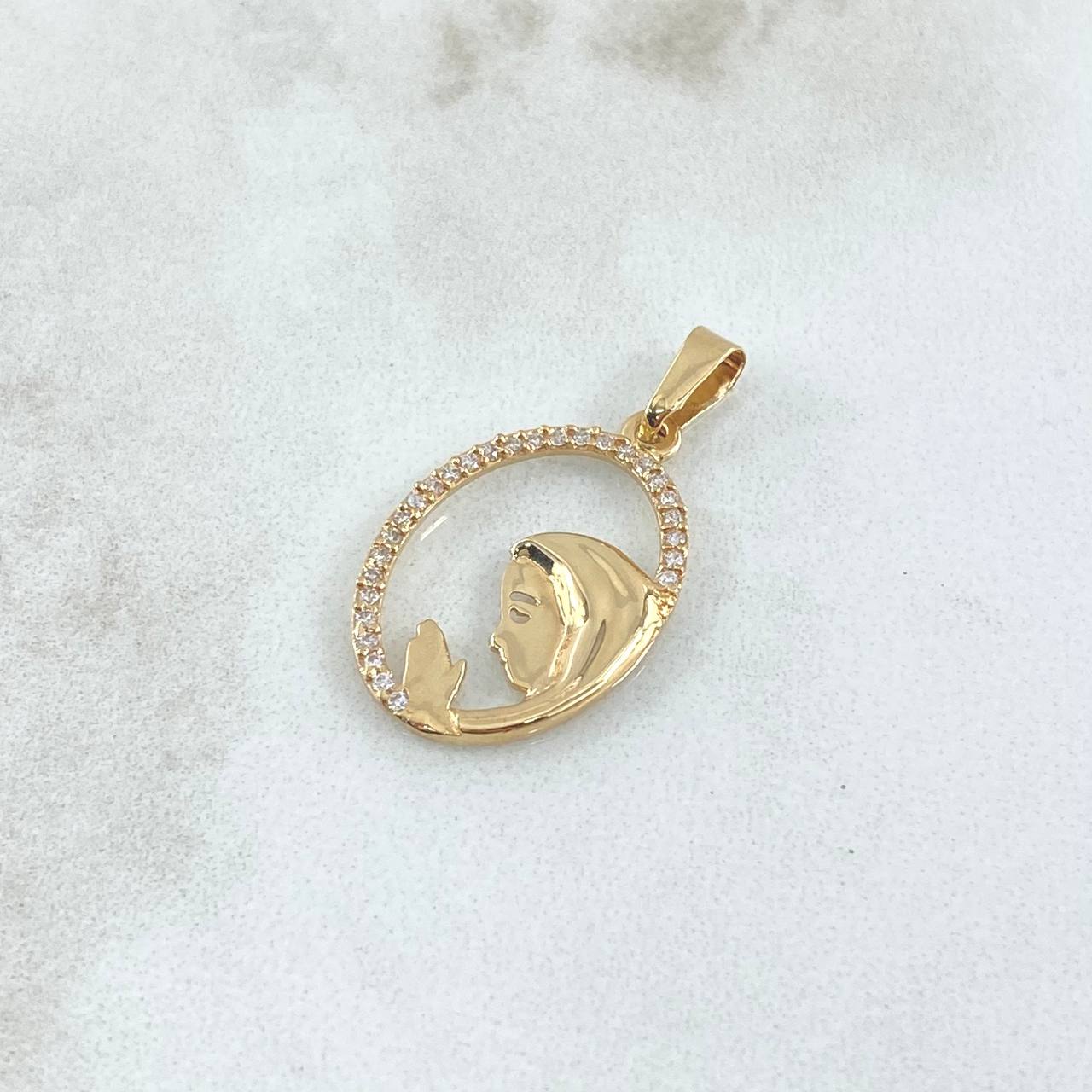 Dije Virgen Maria Circulo Floreado 1.25gr / 2.7cm / Circones Blancos Oro Amarillo 18K © Dije Virgen Maria Circulo Floreado 1.25gr / 2.7cm / Circones Blancos Oro Amarillo 18K ©