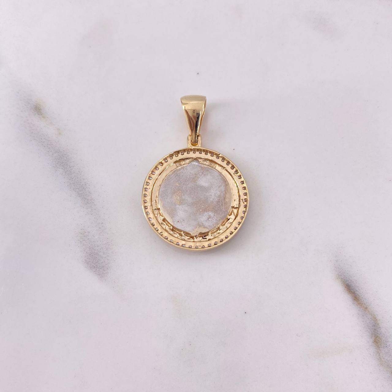 Dije Medalla Virgen Del Carmen 4.5gr / 3cm / Circones Blancos Tres Oros 18K $ Dije Medalla Virgen Del Carmen 4.5gr / 3cm / Circones Blancos Tres Oros 18K $