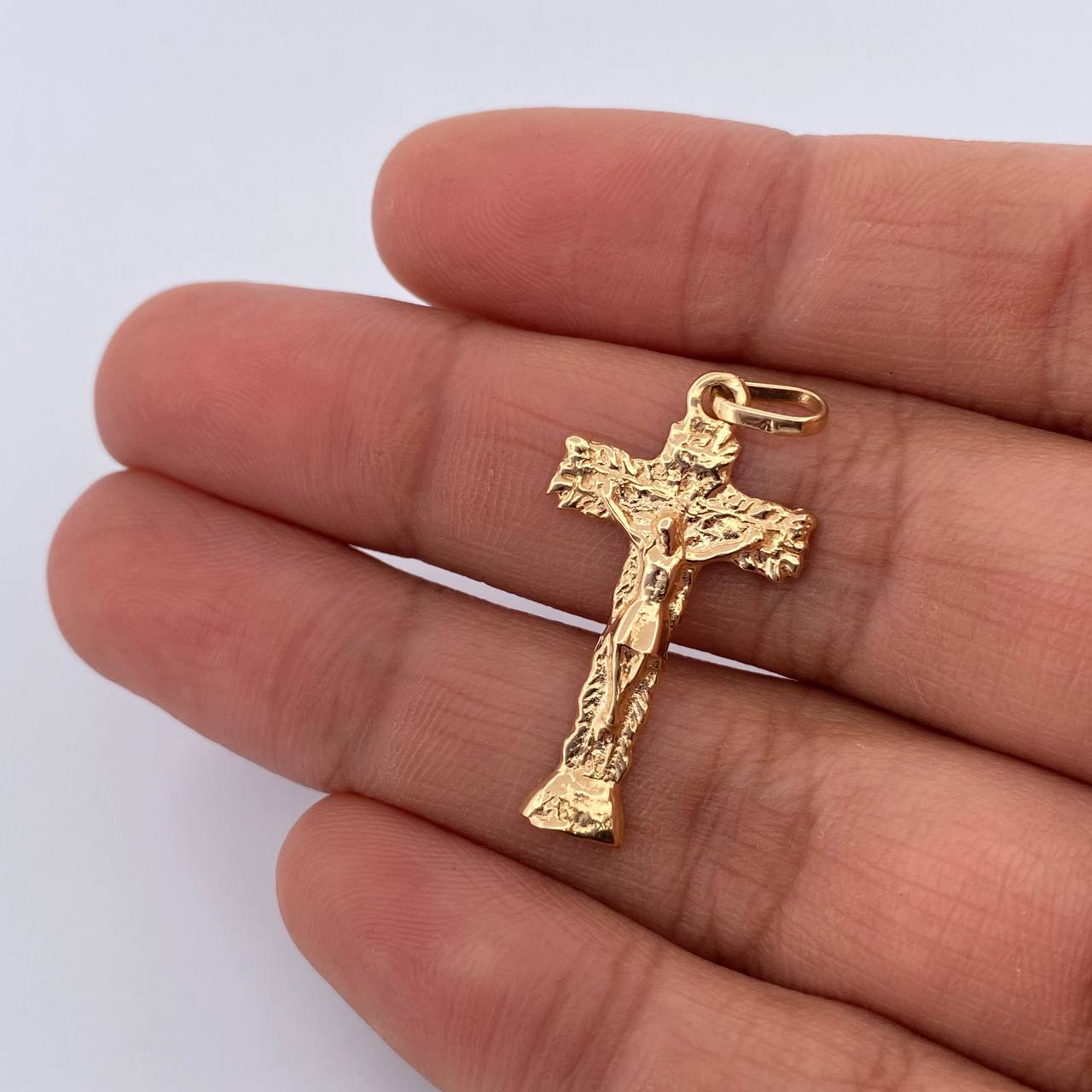 Dije Cruz Cristo Señor De Los Milagros 1.8gr / 3.1cm / Plano Oro Amarillo 18K & Dije Cruz Cristo Señor De Los Milagros 1.8gr / 3.1cm / Plano Oro Amarillo 18K &