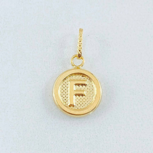 Dije Letra F 0.6gr / 2cm / Oro Amarillo 18K *