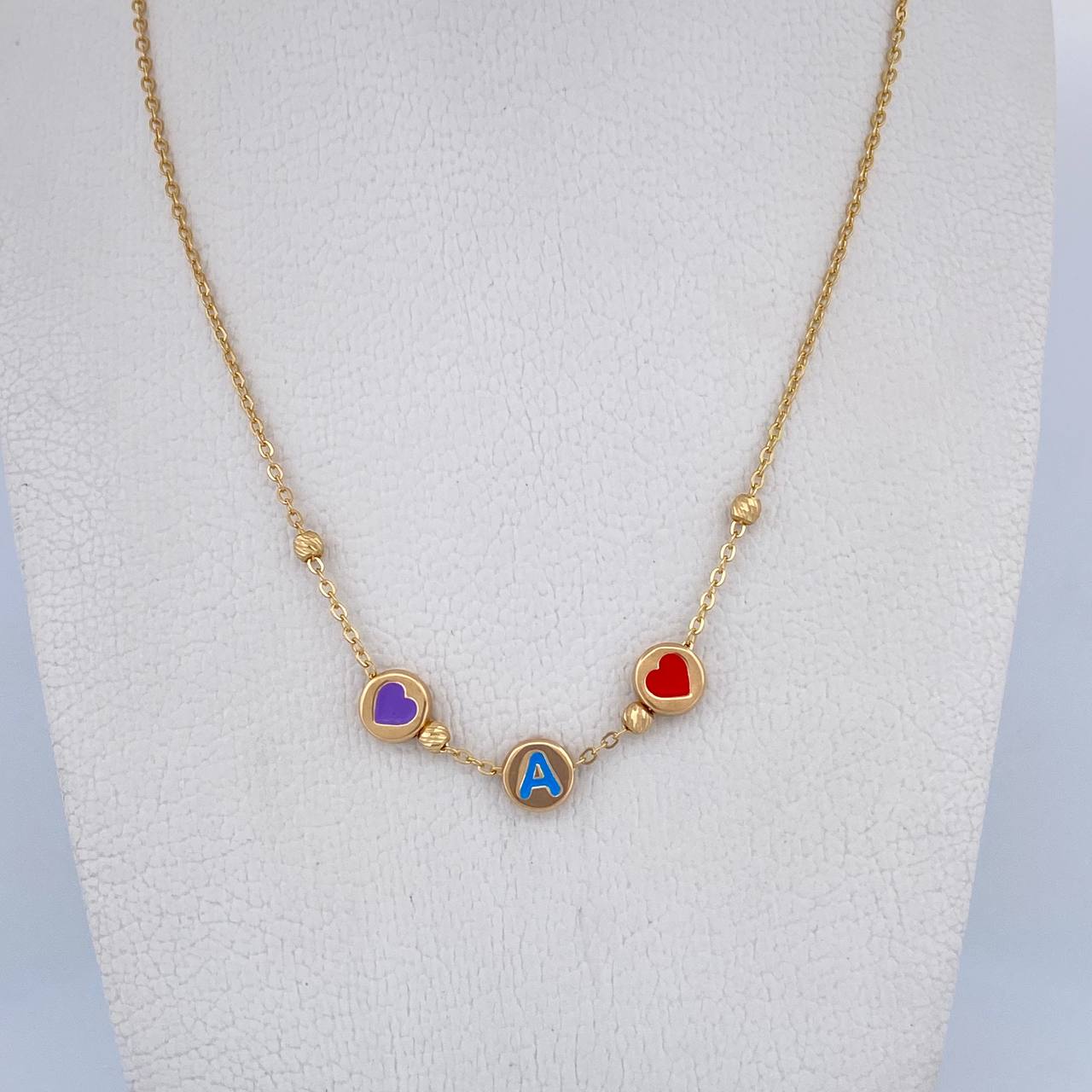 Cadena Aro Seguido Letra A Corazones 3.6gr / 46.6cm / 3mm Bolas Diamantadas Morado Rojo Azul Oro Amarillo 18K & Cadena Aro Seguido Letra A Corazones 3.6gr / 46.6cm / 3mm Bolas Diamantadas Morado Rojo Azul Oro Amarillo 18K &