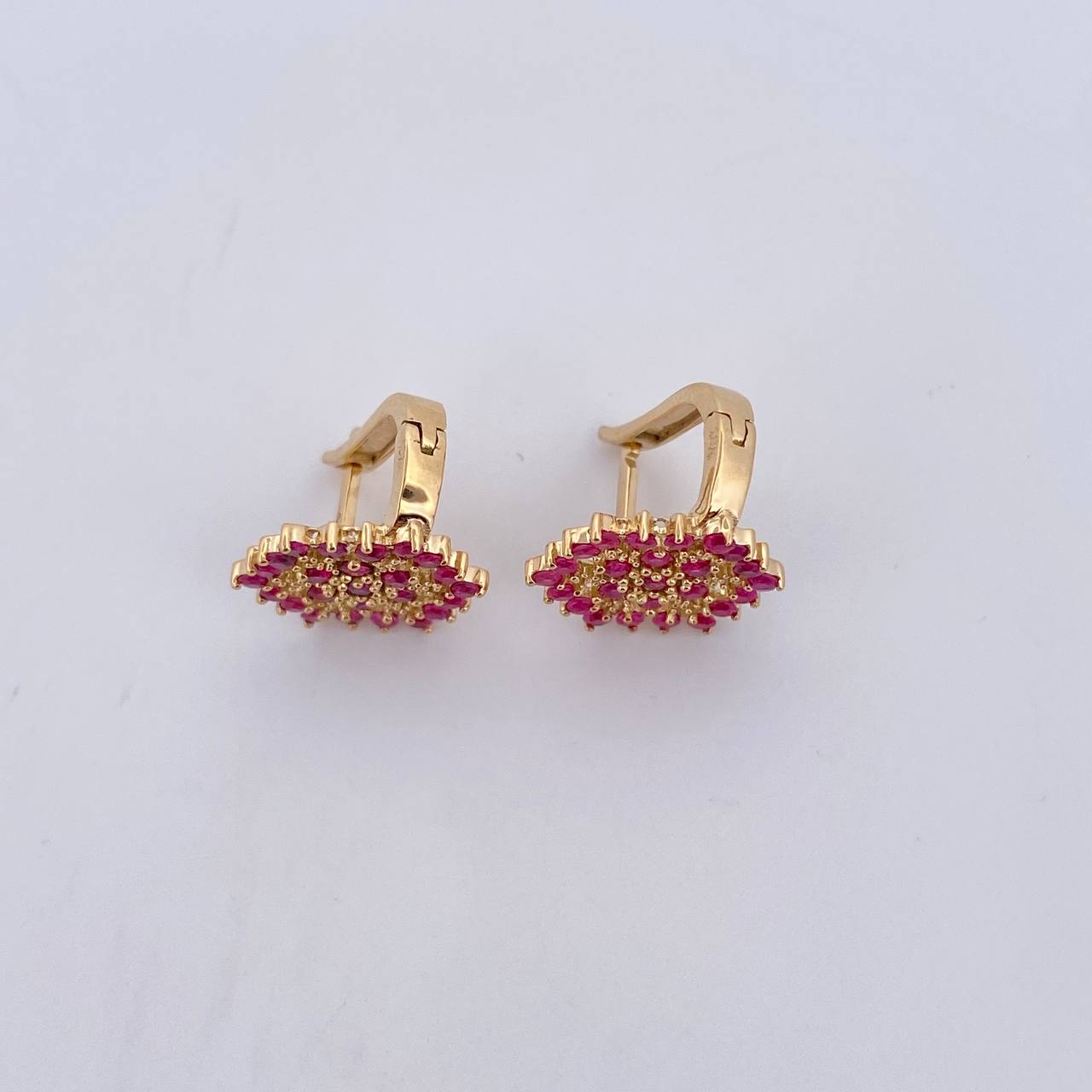 Topos Arete Mandala 3.45gr / Rubies 1.02 Qts Oro Amarillo 18K (Joya) & Topos Arete Mandala 3.45gr / Rubies 1.02 Qts Oro Amarillo 18K (Joya) &