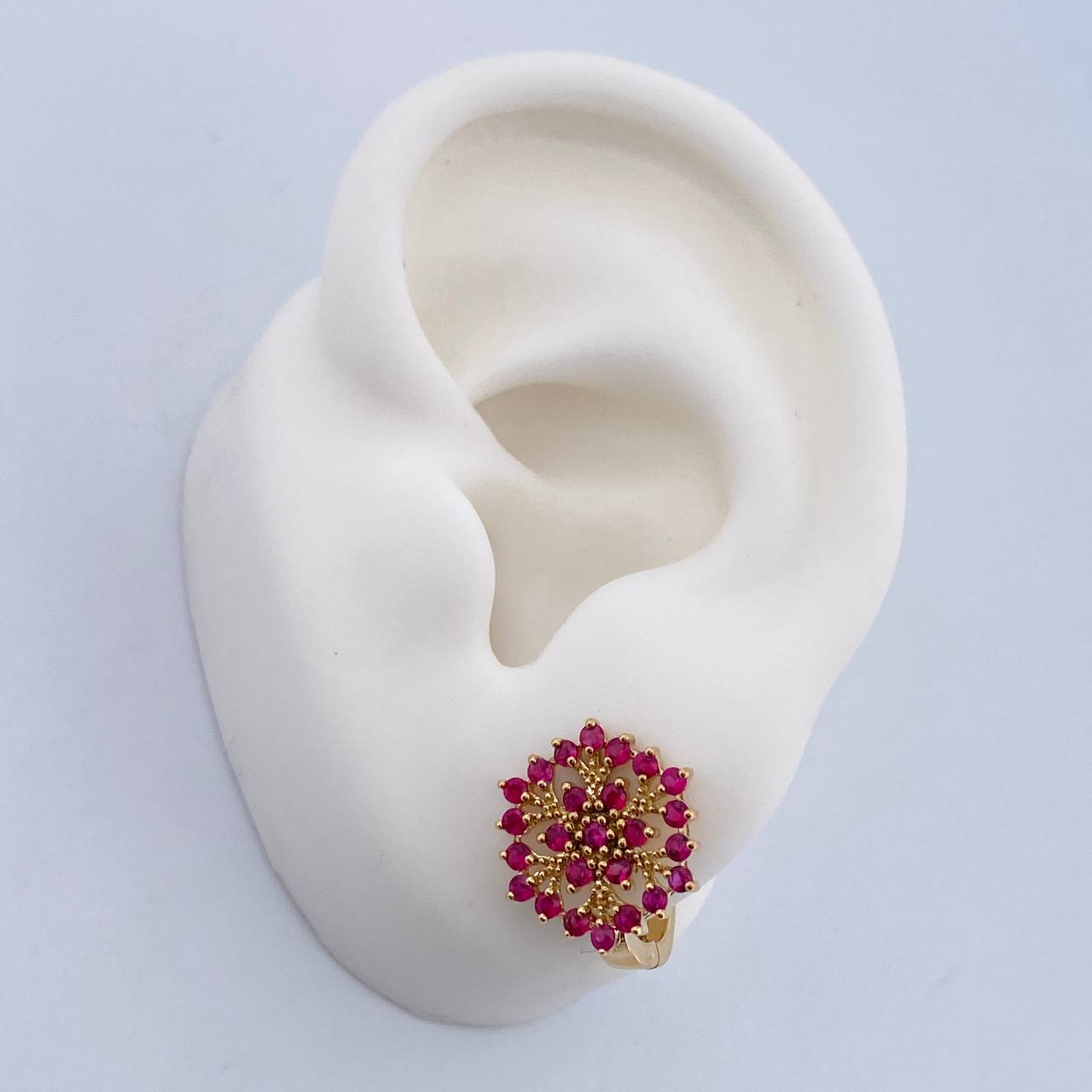 Topos Arete Mandala 3.45gr / Rubies 1.02 Qts Oro Amarillo 18K (Joya) & Topos Arete Mandala 3.45gr / Rubies 1.02 Qts Oro Amarillo 18K (Joya) &