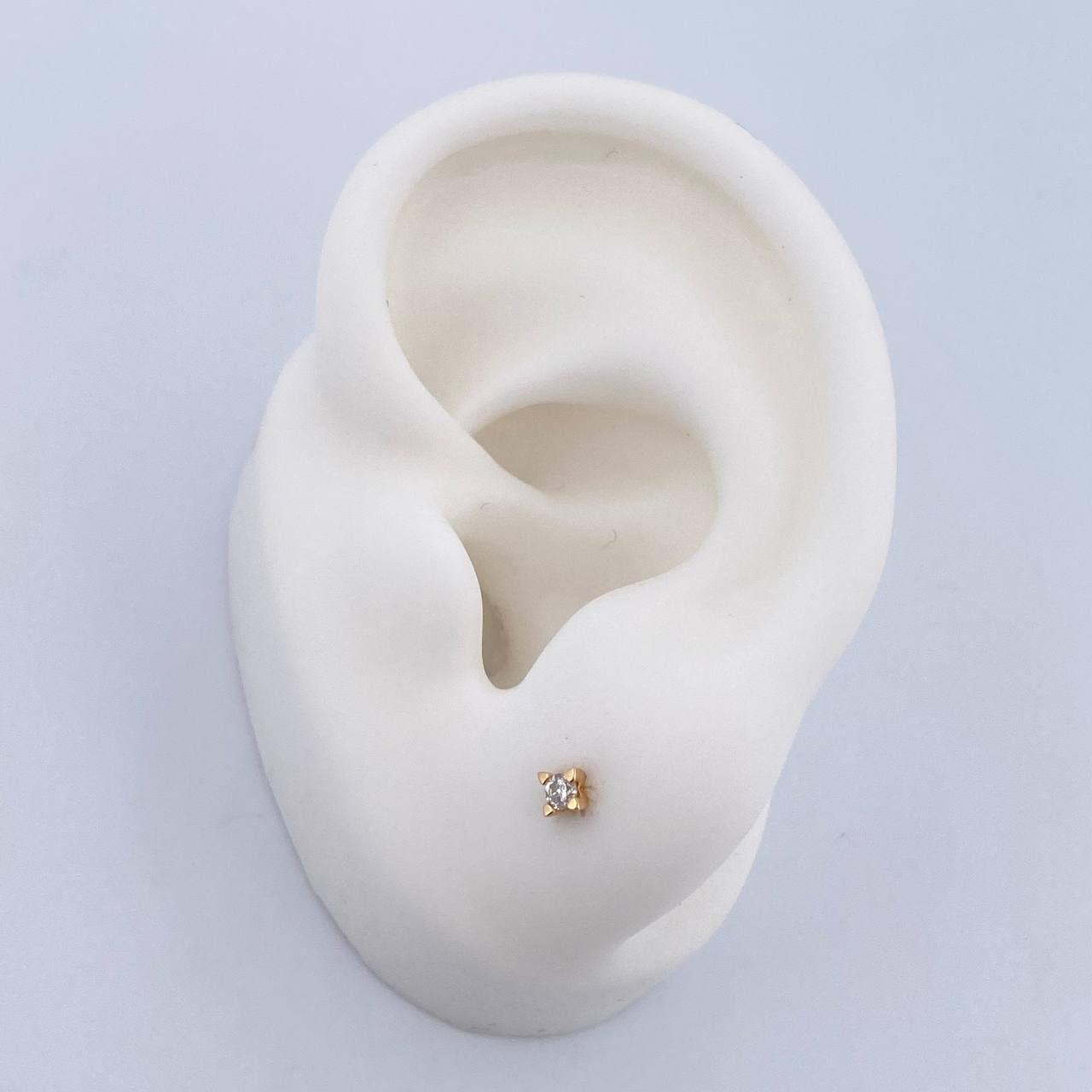 Topos Cuatro Garras 0.7gr / Diamantes 10 Pts Oro Amarillo 18K (Joya) & Topos Cuatro Garras 0.7gr / Diamantes 10 Pts Oro Amarillo 18K (Joya) &