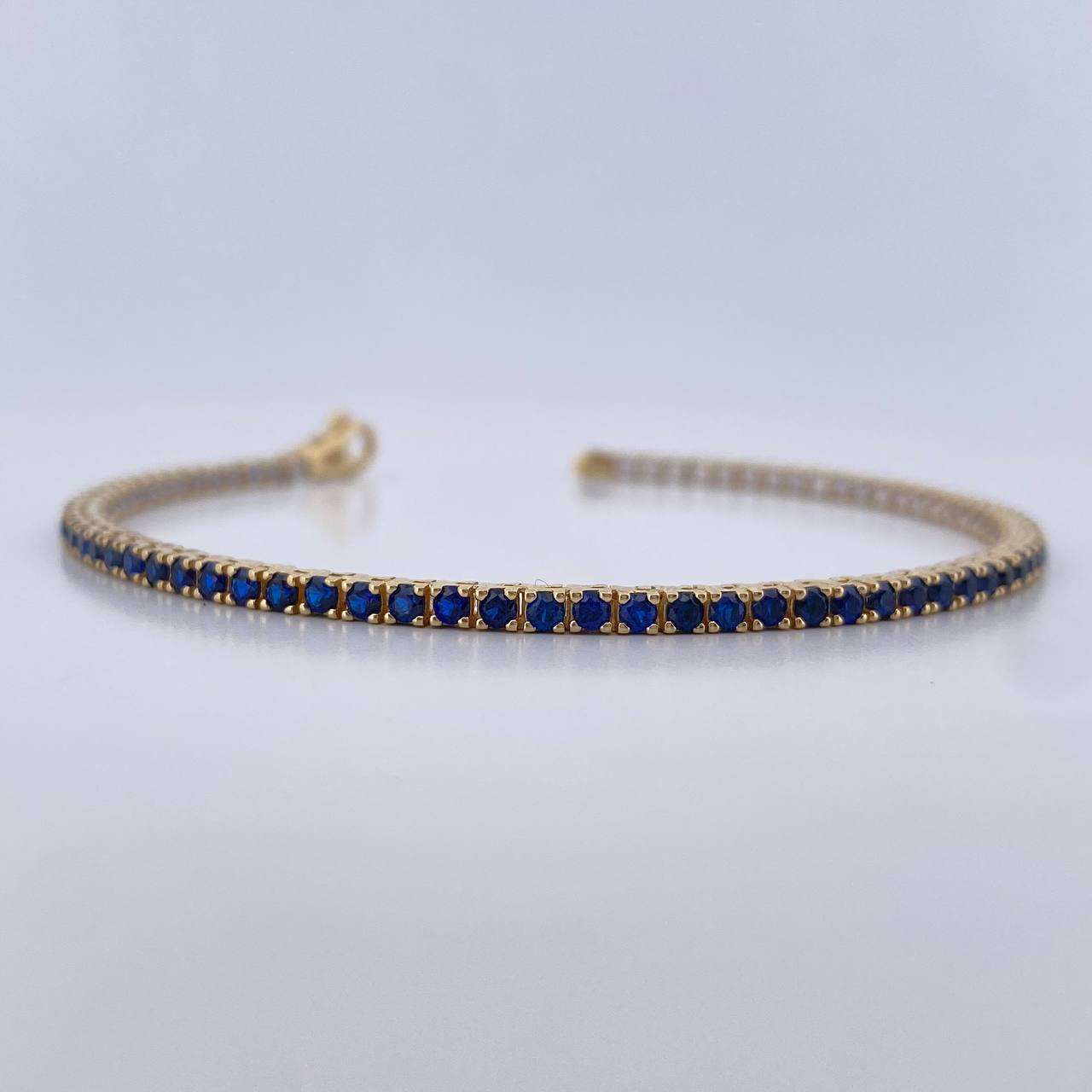 Pulso Tennis 7.55gr / 18.2cm / 2.2mm Circones Blancos Azules Oro Amarillo 18K & Pulso Tennis 7.55gr / 18.2cm / 2.2mm Circones Blancos Azules Oro Amarillo 18K &