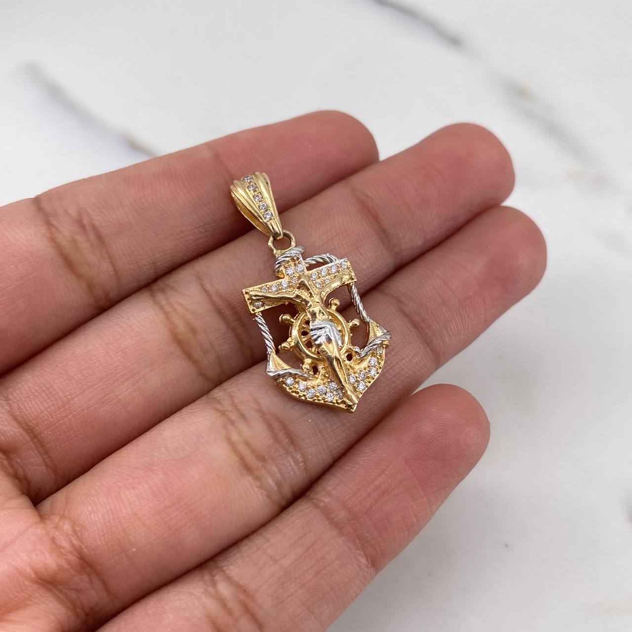 Dije Cruz Cristo Ancla Y Timon 3.35gr / 3cm / Circones Blancos Dos Oros Amarillo Blanco 18K $ Dije Cruz Cristo Ancla Y Timon 3.35gr / 3cm / Circones Blancos Dos Oros Amarillo Blanco 18K $