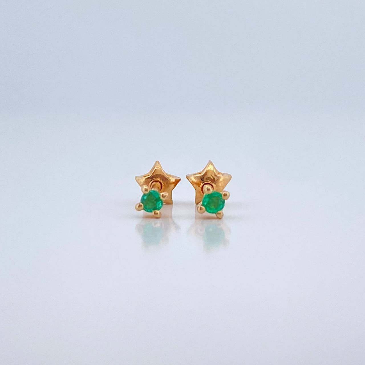 Topos Cuatro Garras 0.8gr / Oro Amarillo 18K $ Topos Cuatro Garras 0.8gr / Oro Amarillo 18K $