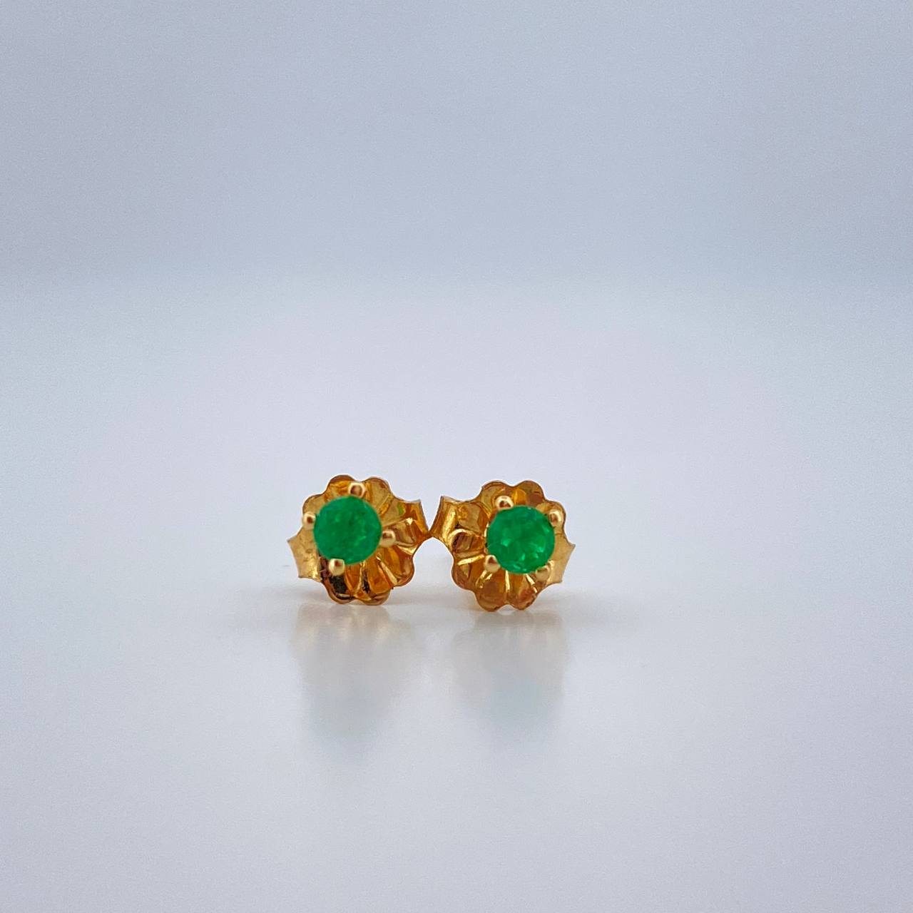 Topos Cuatro Garras 0.7gr / Oro Amarillo 18K $ Topos Cuatro Garras 0.7gr / Oro Amarillo 18K $