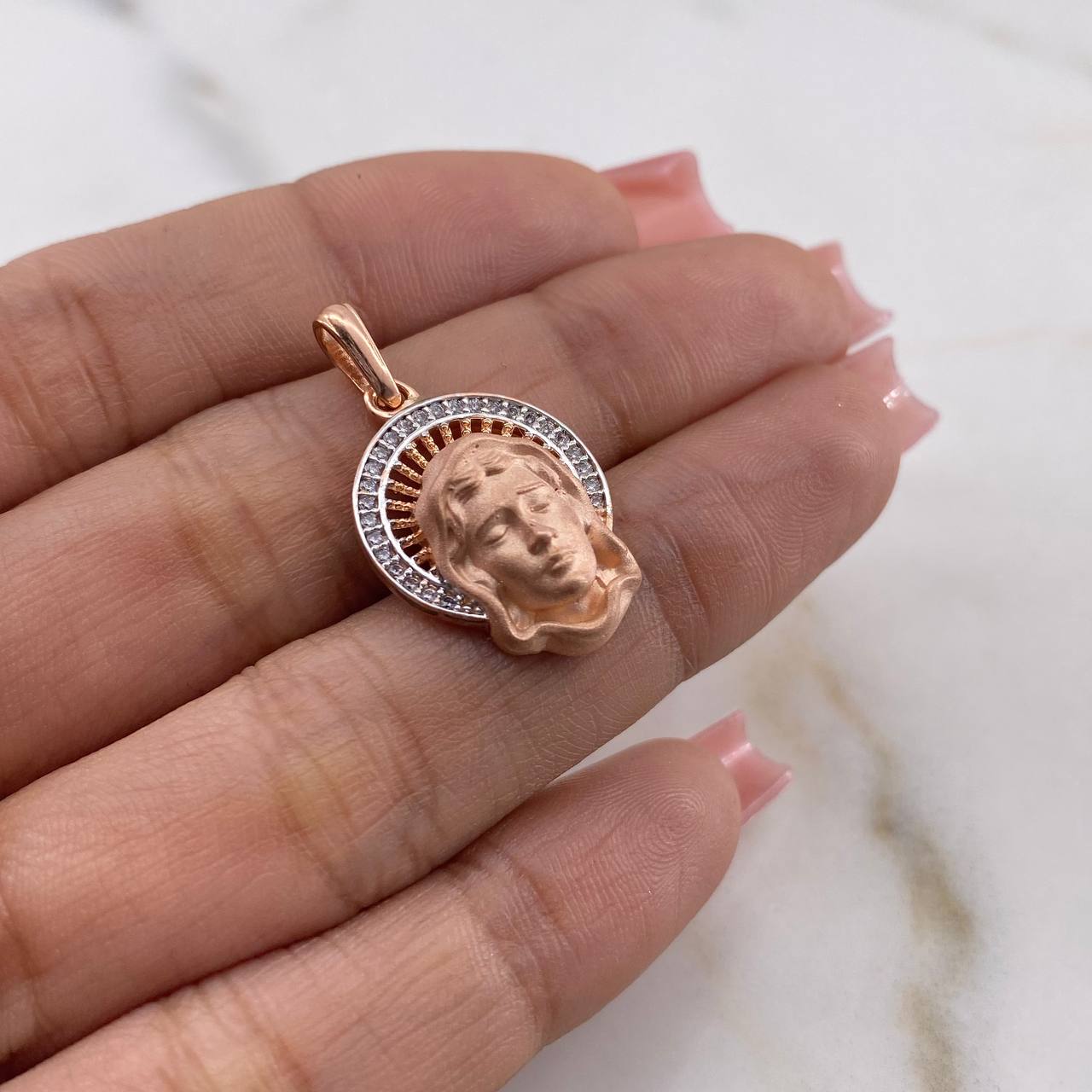 Dije Rostro Virgen Maria 3.6gr / 2.7cm / Circones Blancos Oro Rosa 18K $ Dije Rostro Virgen Maria 3.6gr / 2.7cm / Circones Blancos Oro Rosa 18K $